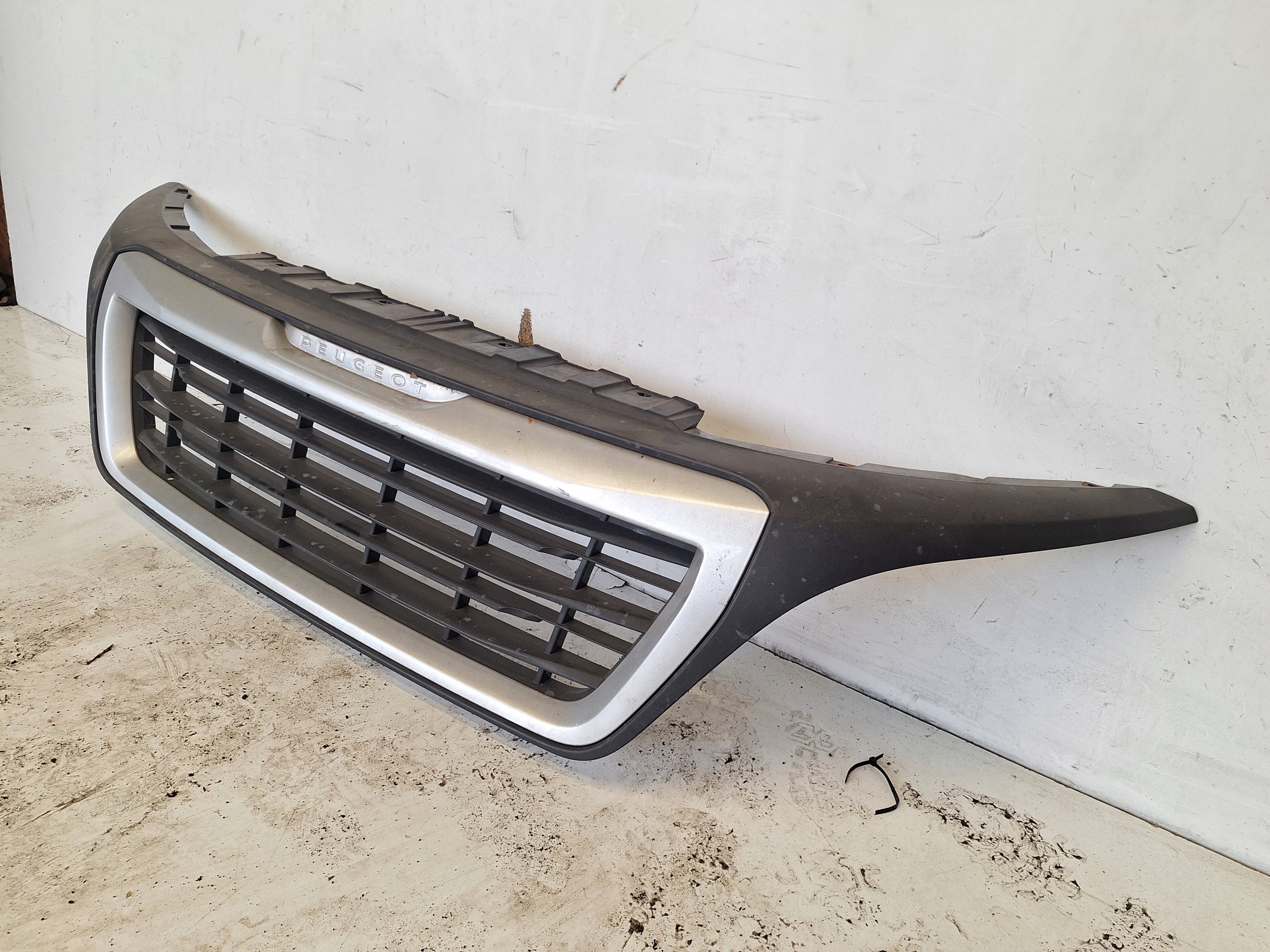 PEUGEOT BOXER ALIFT 14-> Grill