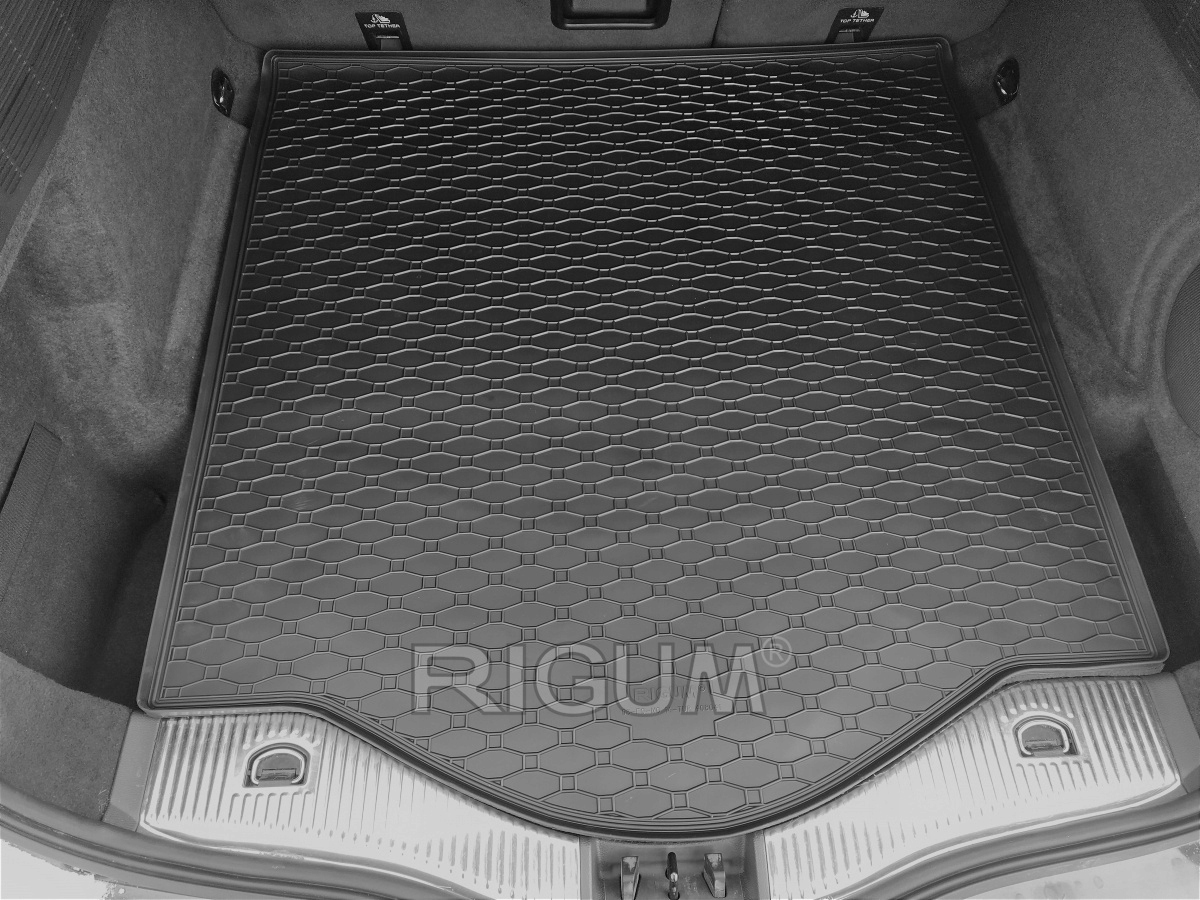 Ford Mondeo V Kombi 2015- Dywanik wkład do bagażnika Stan opakowania oryginalne