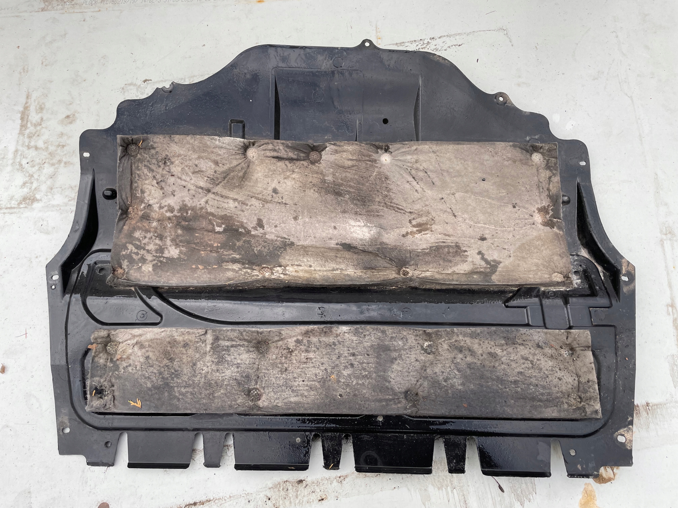 OSŁONA SILNIKA VW POLO SKODA SEAT AUDI 6R0825235E Numer katalogowy części OSŁONA SILNIKA VW POLO SKODA SEAT AUDI 6R0825235E