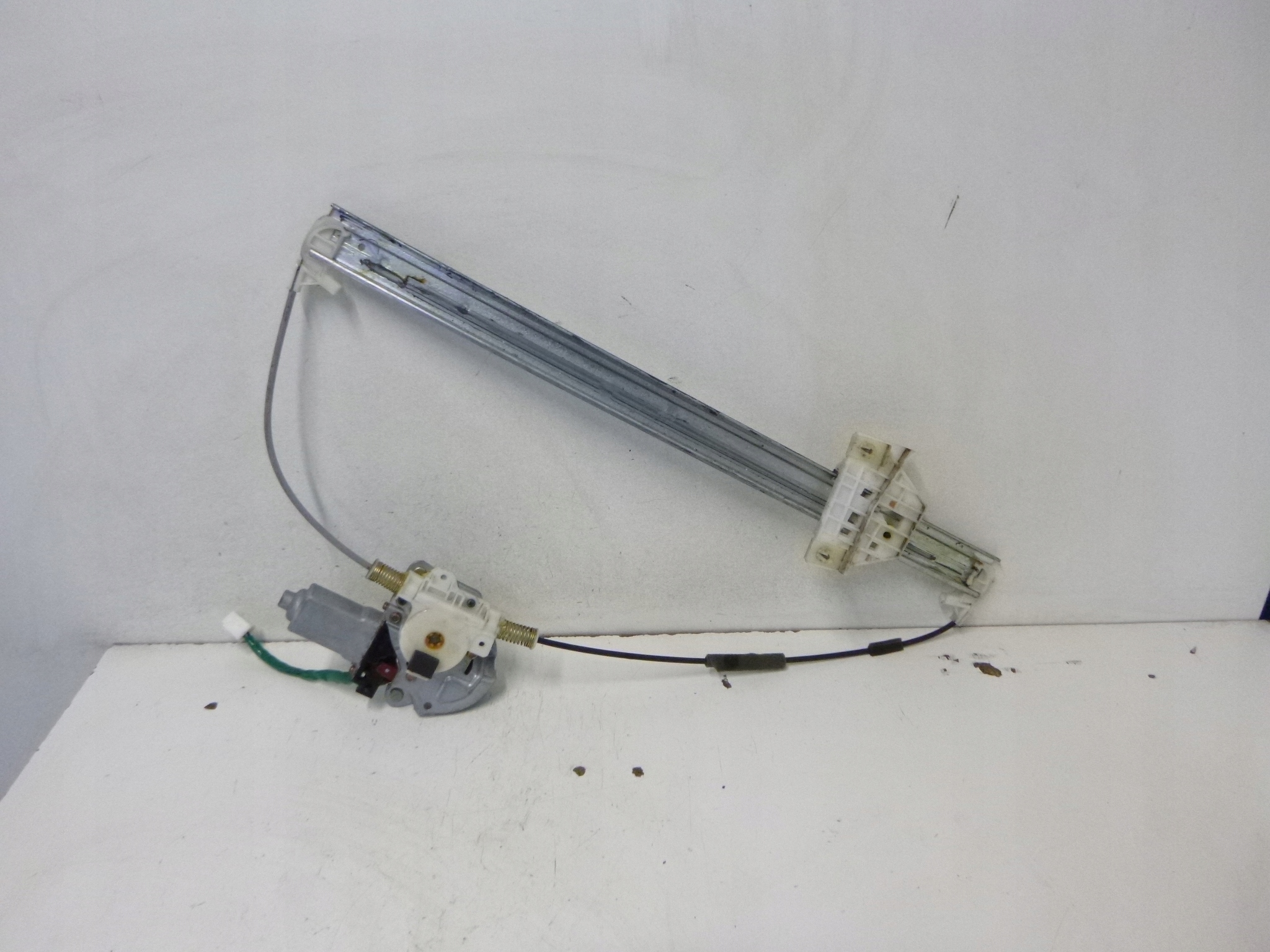 MÉCANISME VITRE AVANT MAZDA MPV 04R.