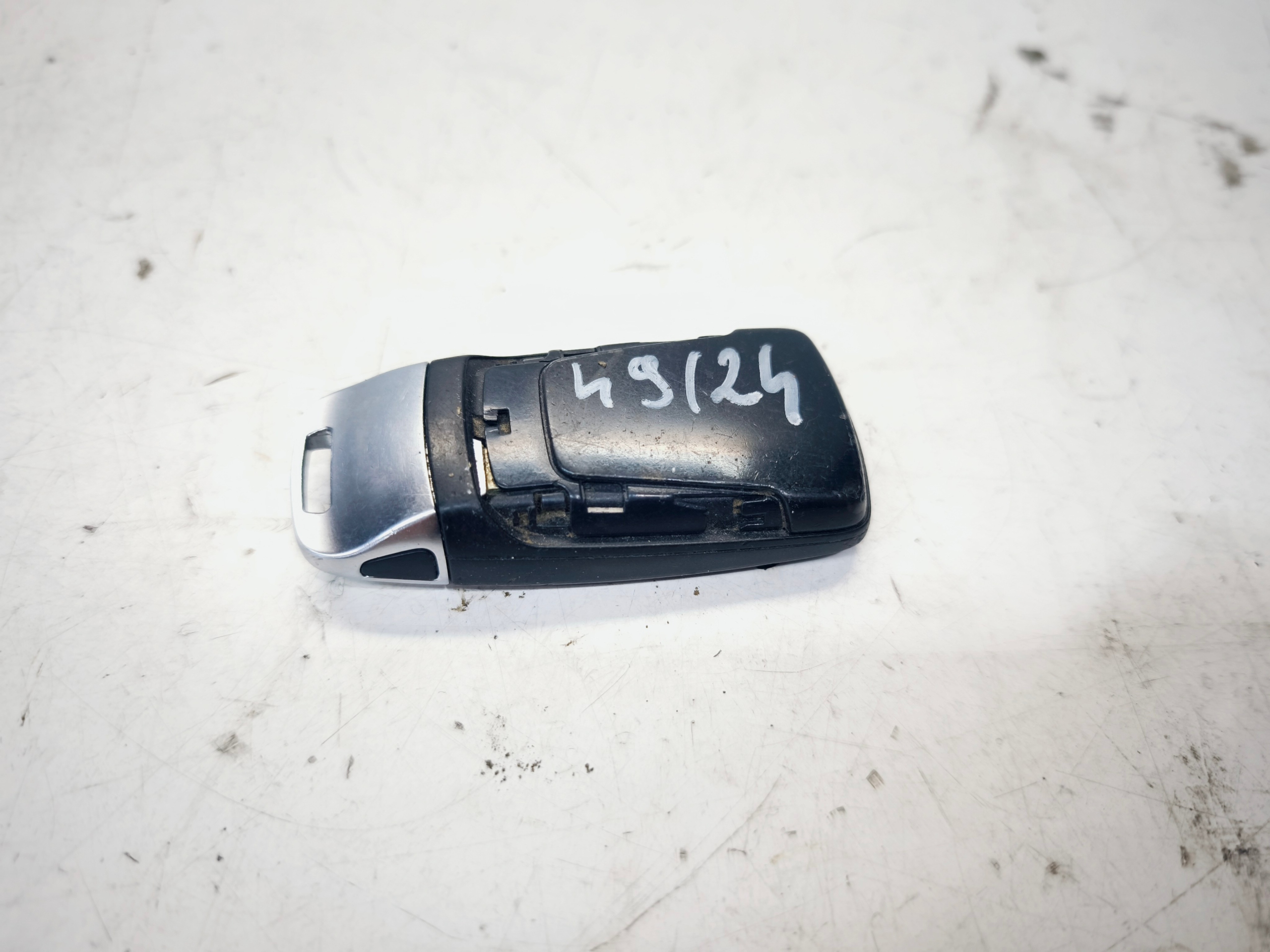 key PILOT KEYLESS AUDI A4 B9 A5 8W Q7 4M 4M0959754AJ 49/24
