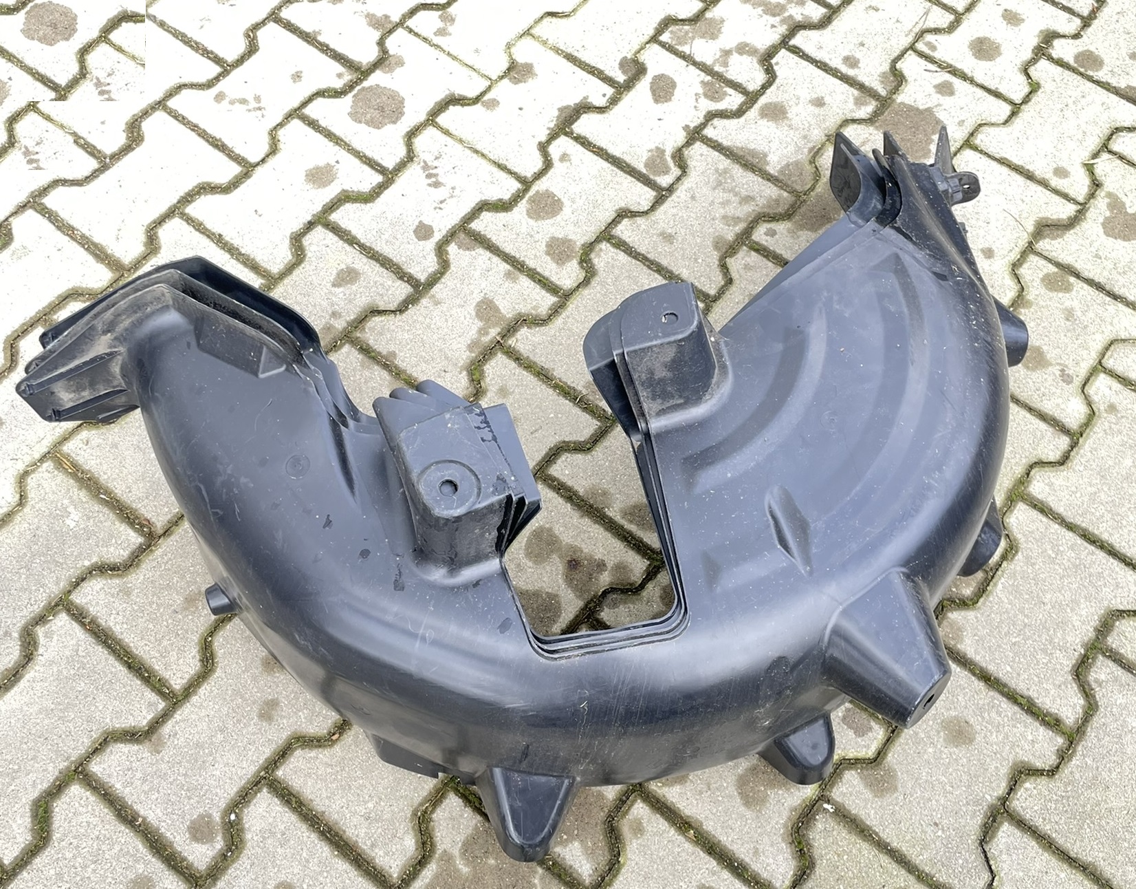 RENAULT CAPTUR II MUDGUARD REAR. RIGHT 767484221R