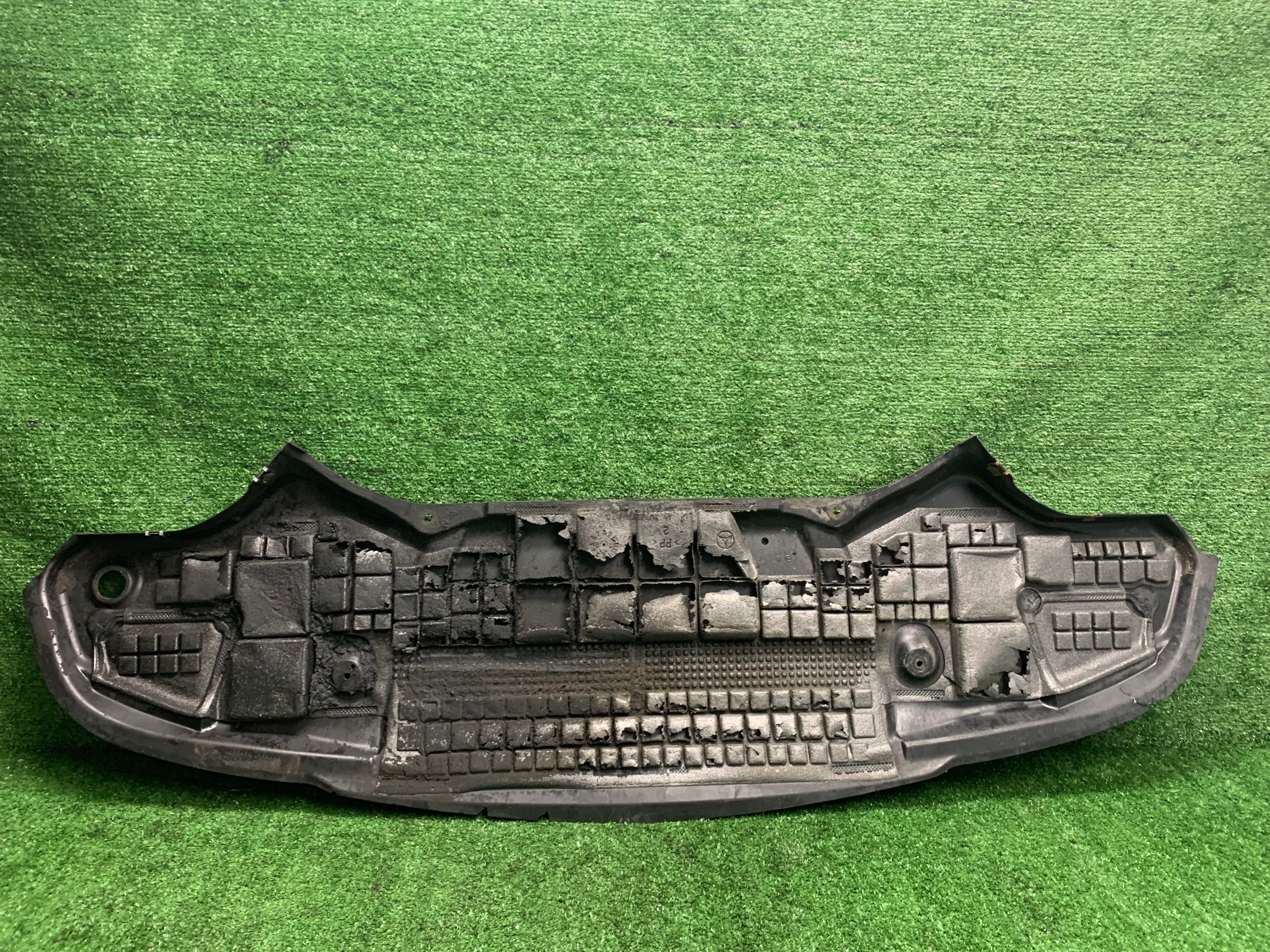 cover below engine bumper lower Mercedes E-KLASA W211 A2115204523