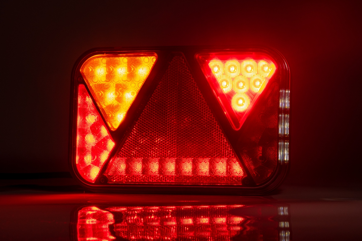 LAMPA TYLNA LED DO PRZYCZEPKI ZŁĄCZE 5PIN PARA Marka Fristom