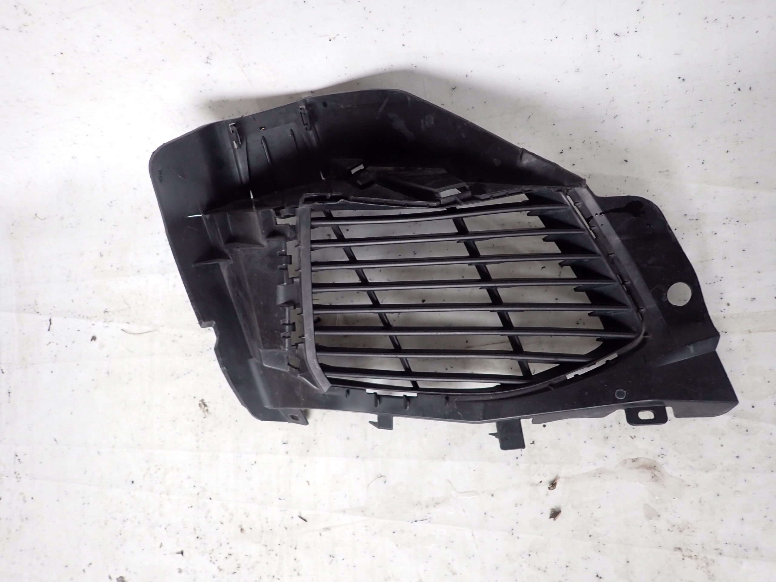 PEUGEOT 3008 5008 II 16-> grid W bumper right front AA37938073