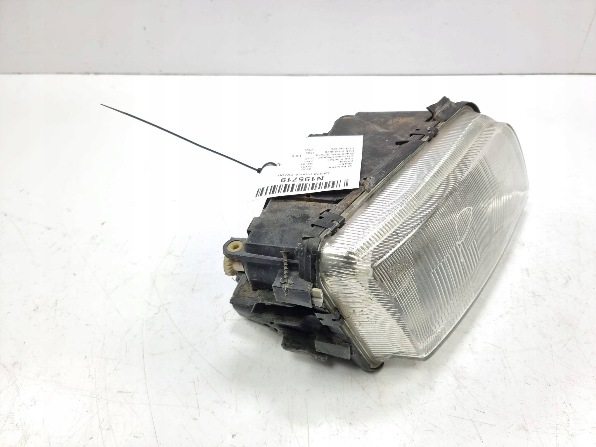 light right front 8D0941004A AUDI A4 B5