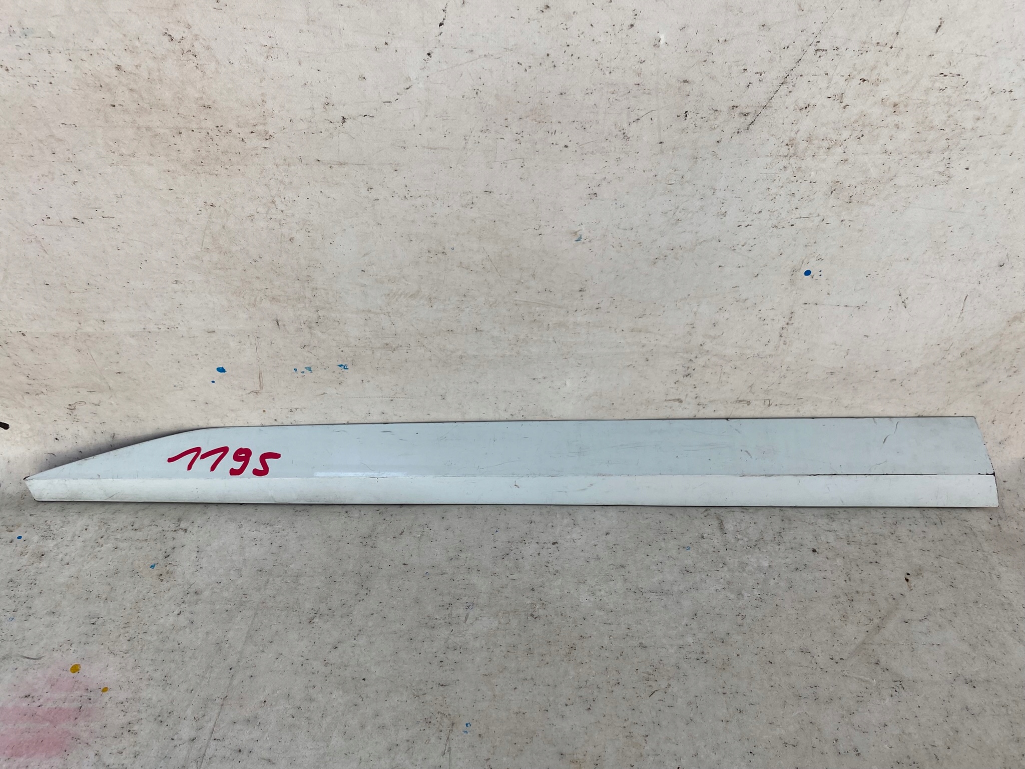 SKODA SUPERB III 3V moulding door left front 3V0854939C