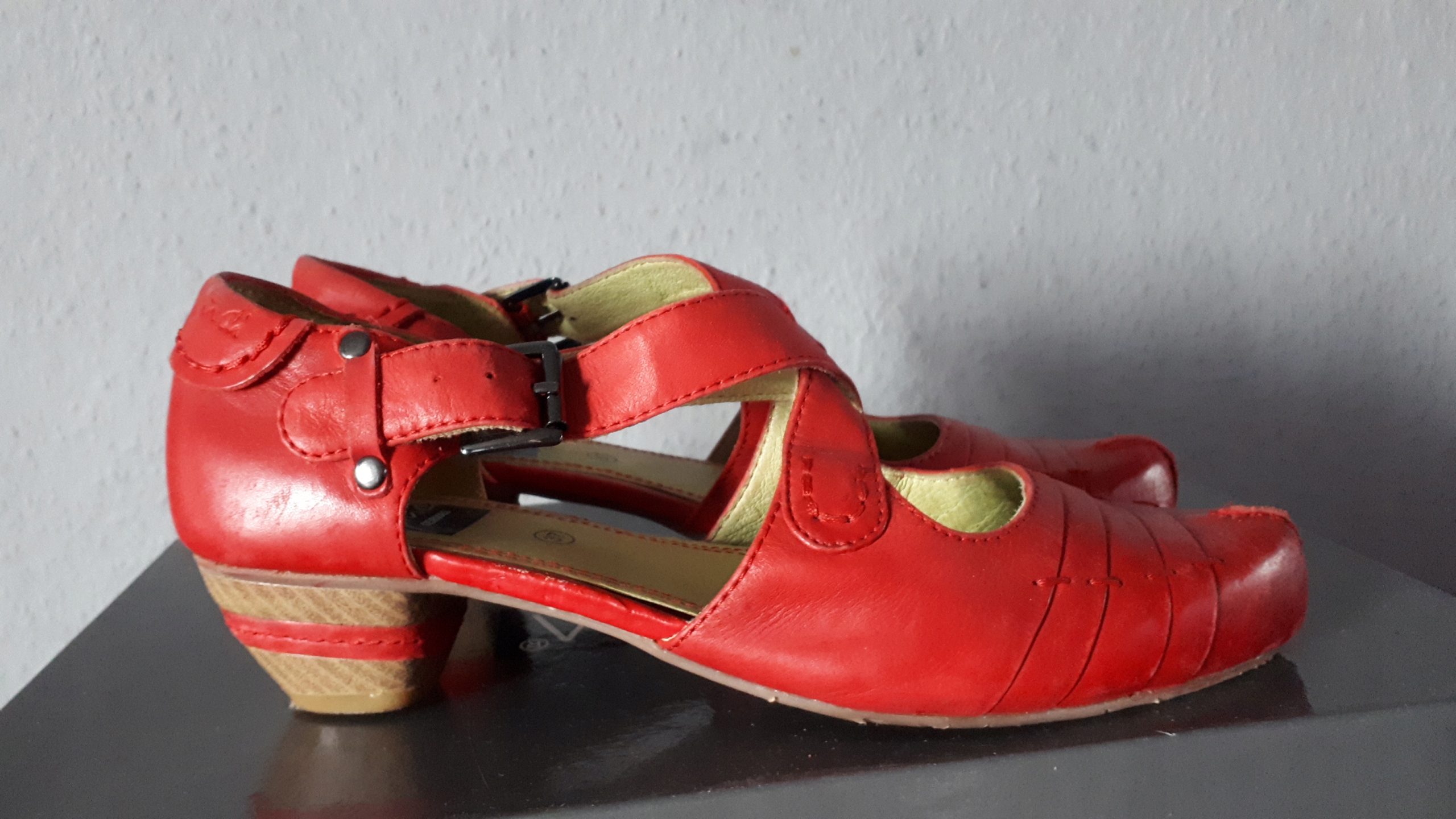 PIUDI SERVAS PÓŁBUTY DAMSKIE 37