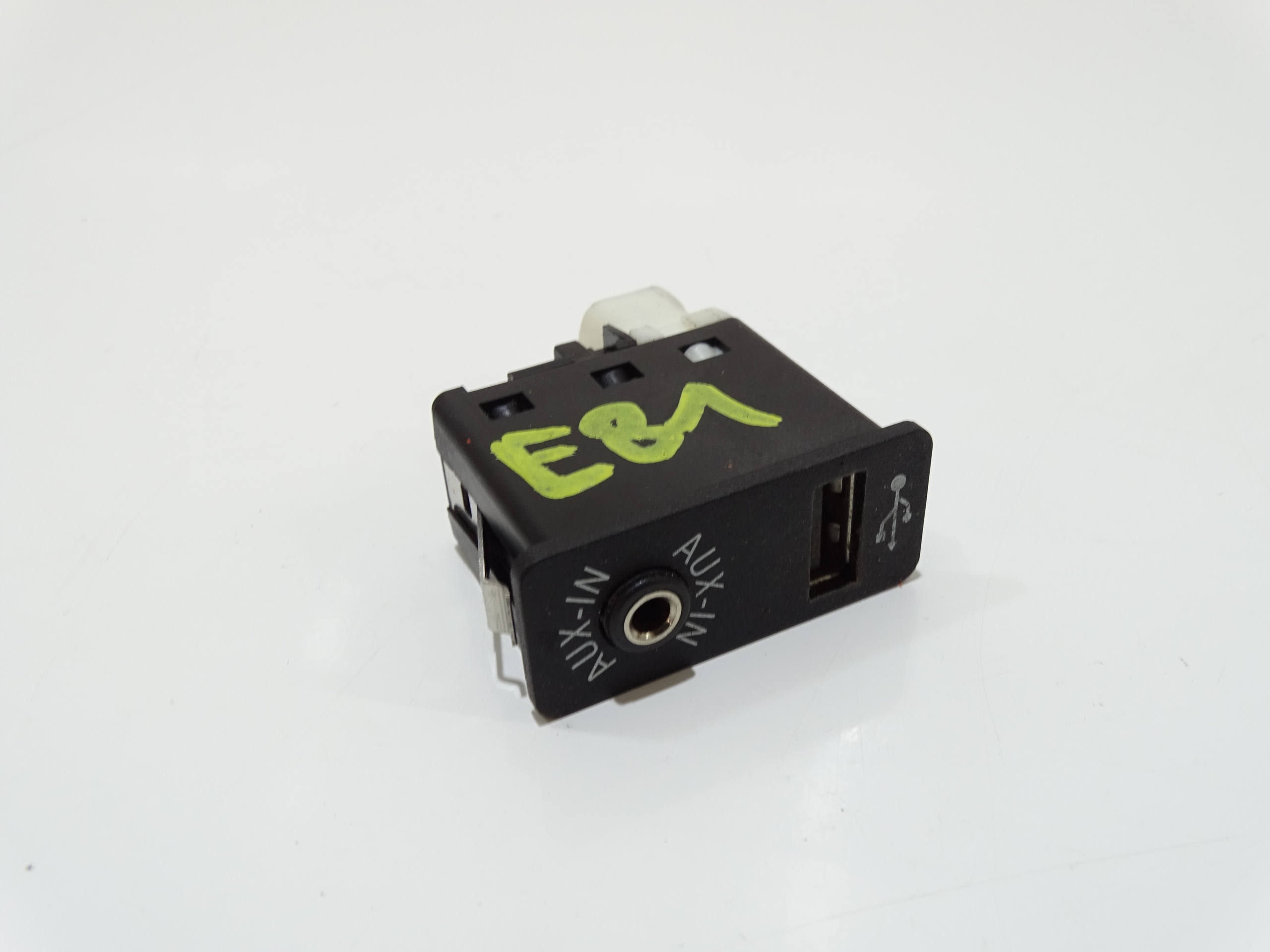 adapter USB AUX BMW E60 E61 E88 E90 F10 F25 OE 9237653
