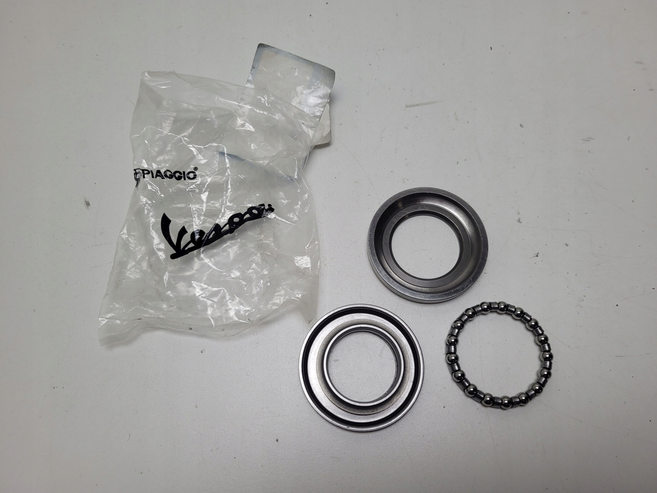 PIAGGIO ŁOŻYSKO GŁÓWKI RAMY ORYG 65007545