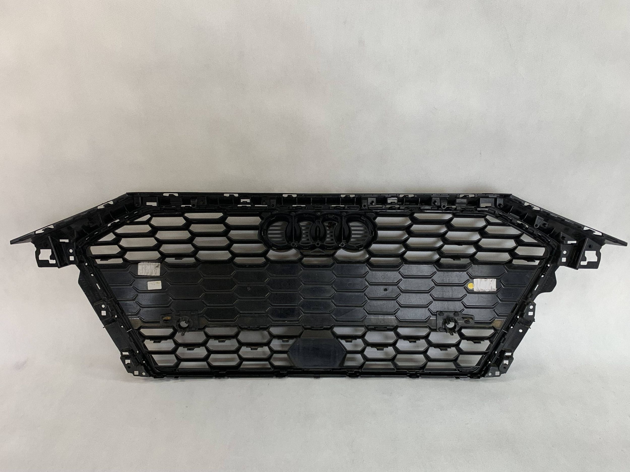 griglia Audi A3 20r PDC 8Y0853651A 09.26