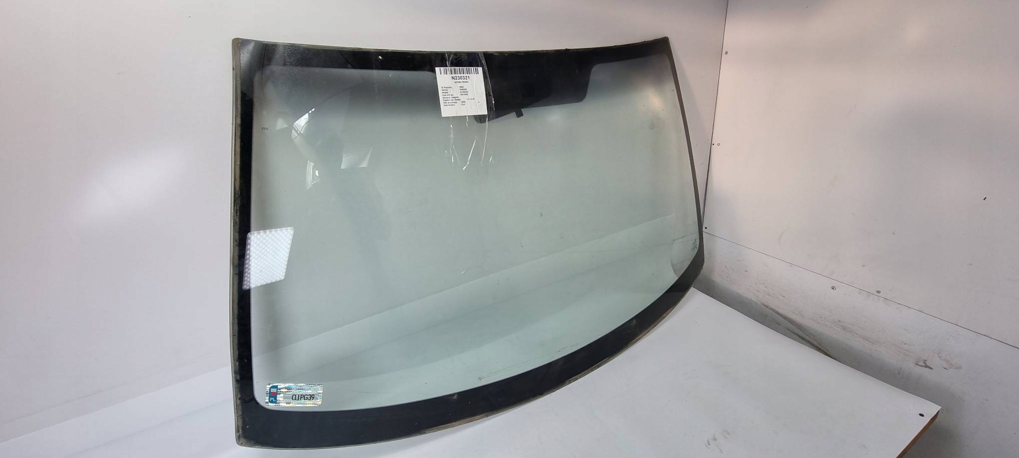 windscreen NISSAN ALMERA N16