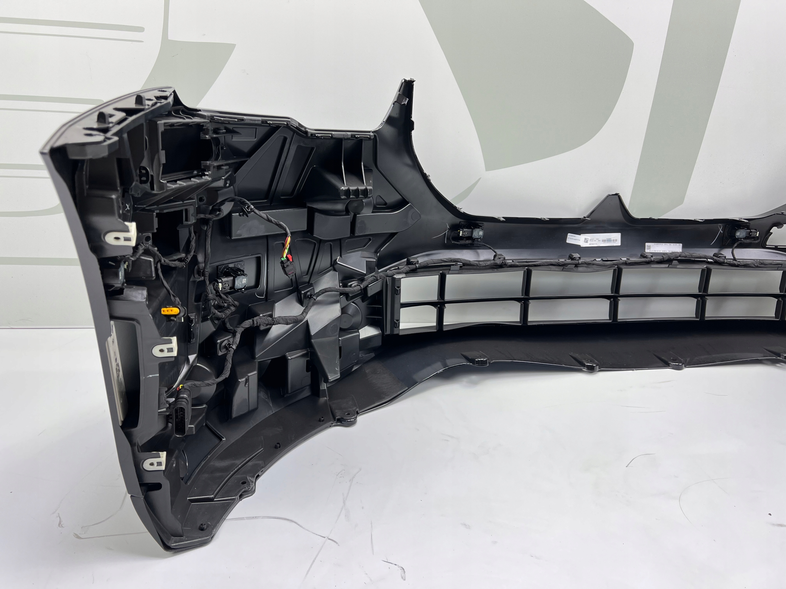 nárazník přední BMW G60 G61 6XPDC USA 475