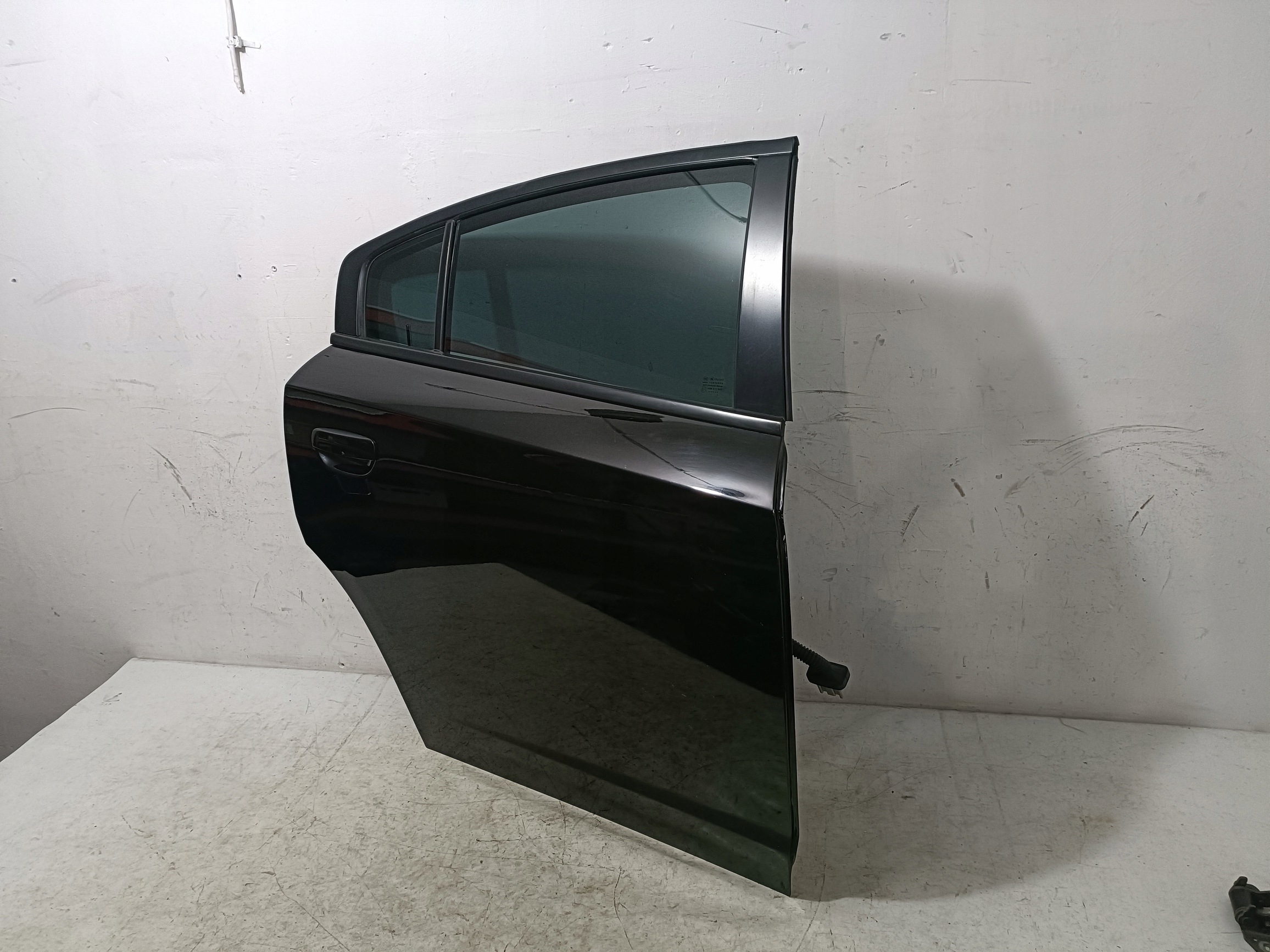 DODGE CHARGER 2019- door right rear part rear. PX8 complete