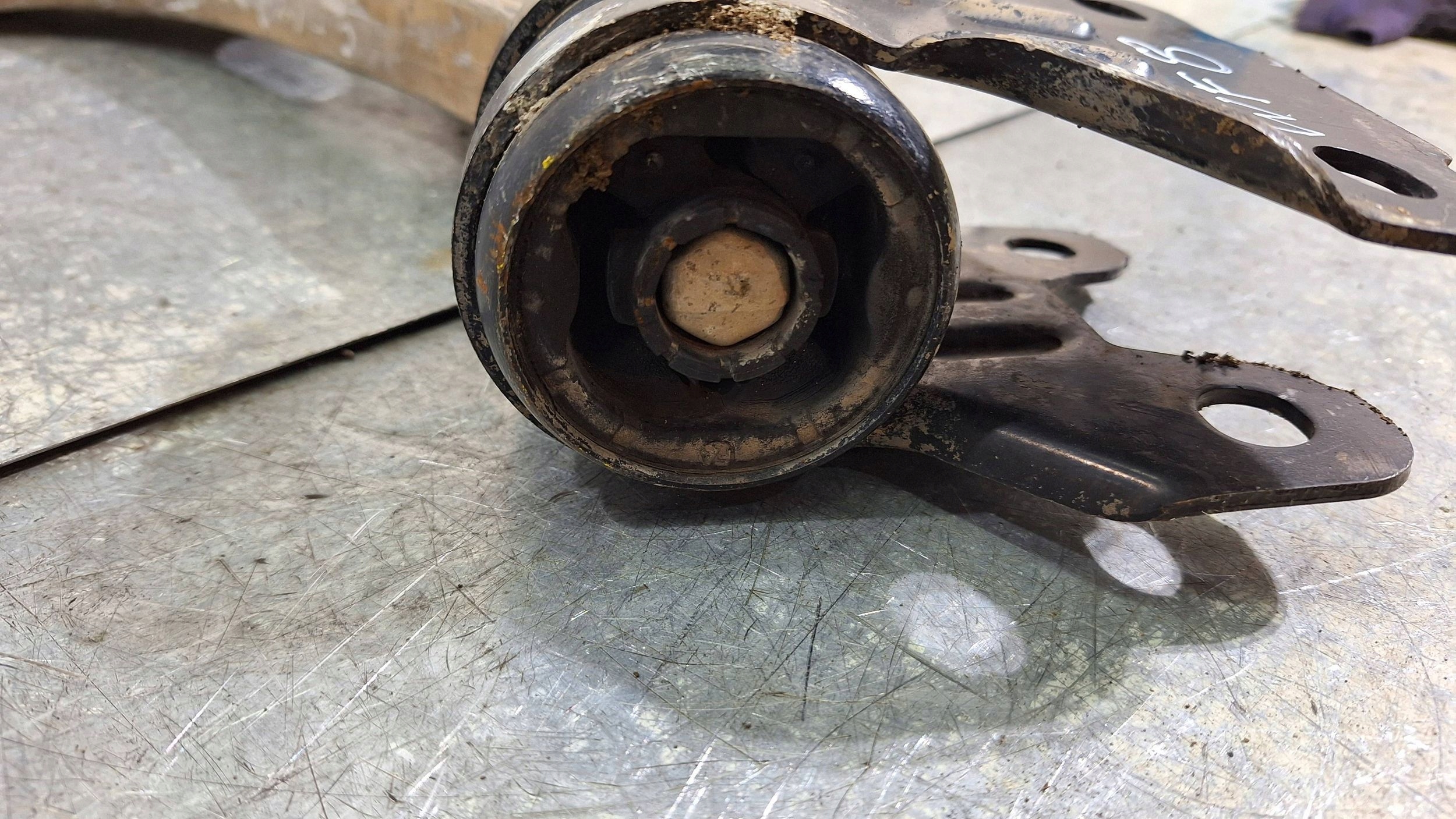arm left front AV61-3A424-PA FORD C-MAX MK2 FOCUS MK3