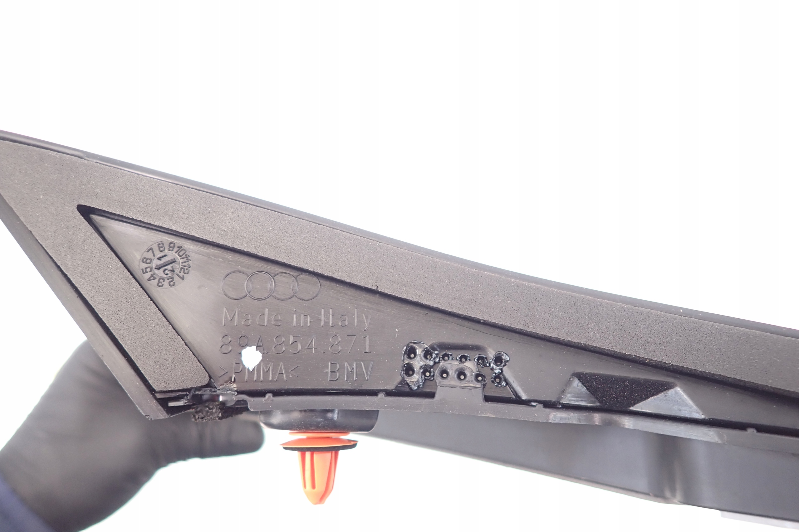 AUDI Q4 LISTWA SPOJLER LEWY 89A854871 Typ samochodu Samochody osobowe