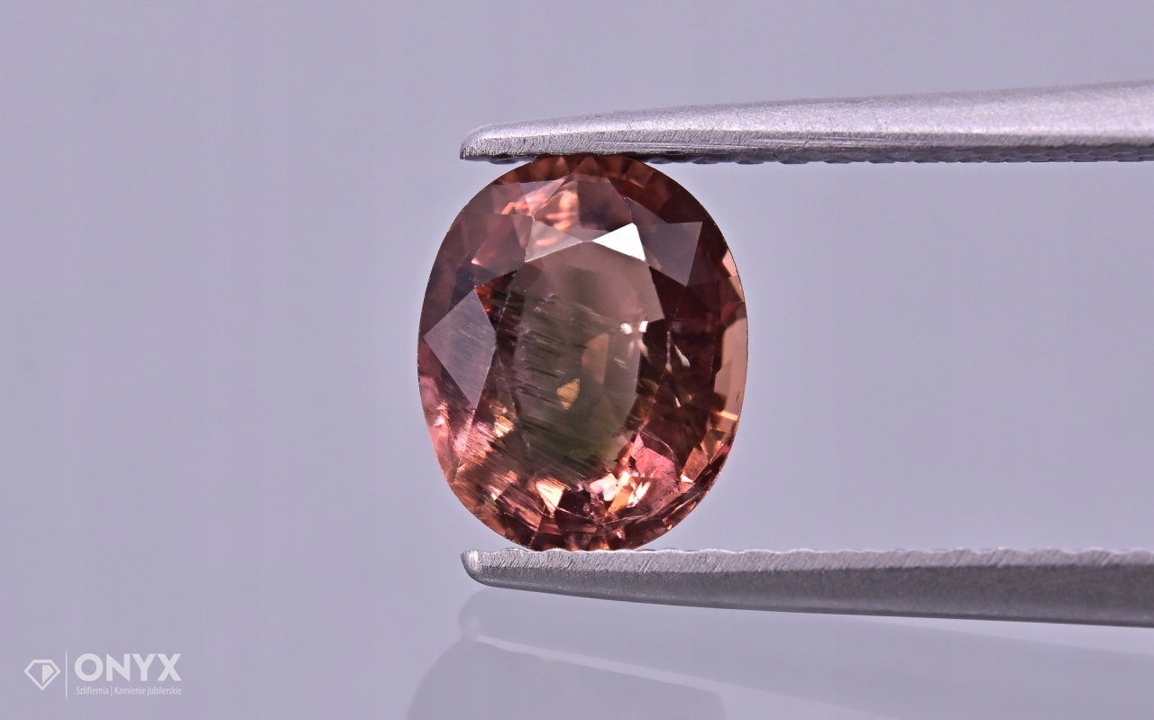 Turmalín fazetovaný ovál 8x6 mm