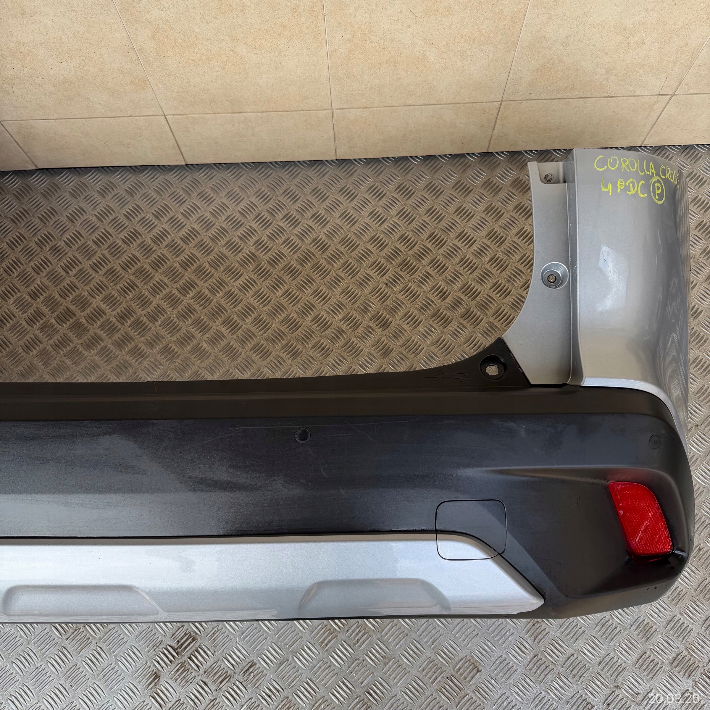 bumper rear complete TOYOTA COROLLA CROSS 2025 ROK 4 PDC