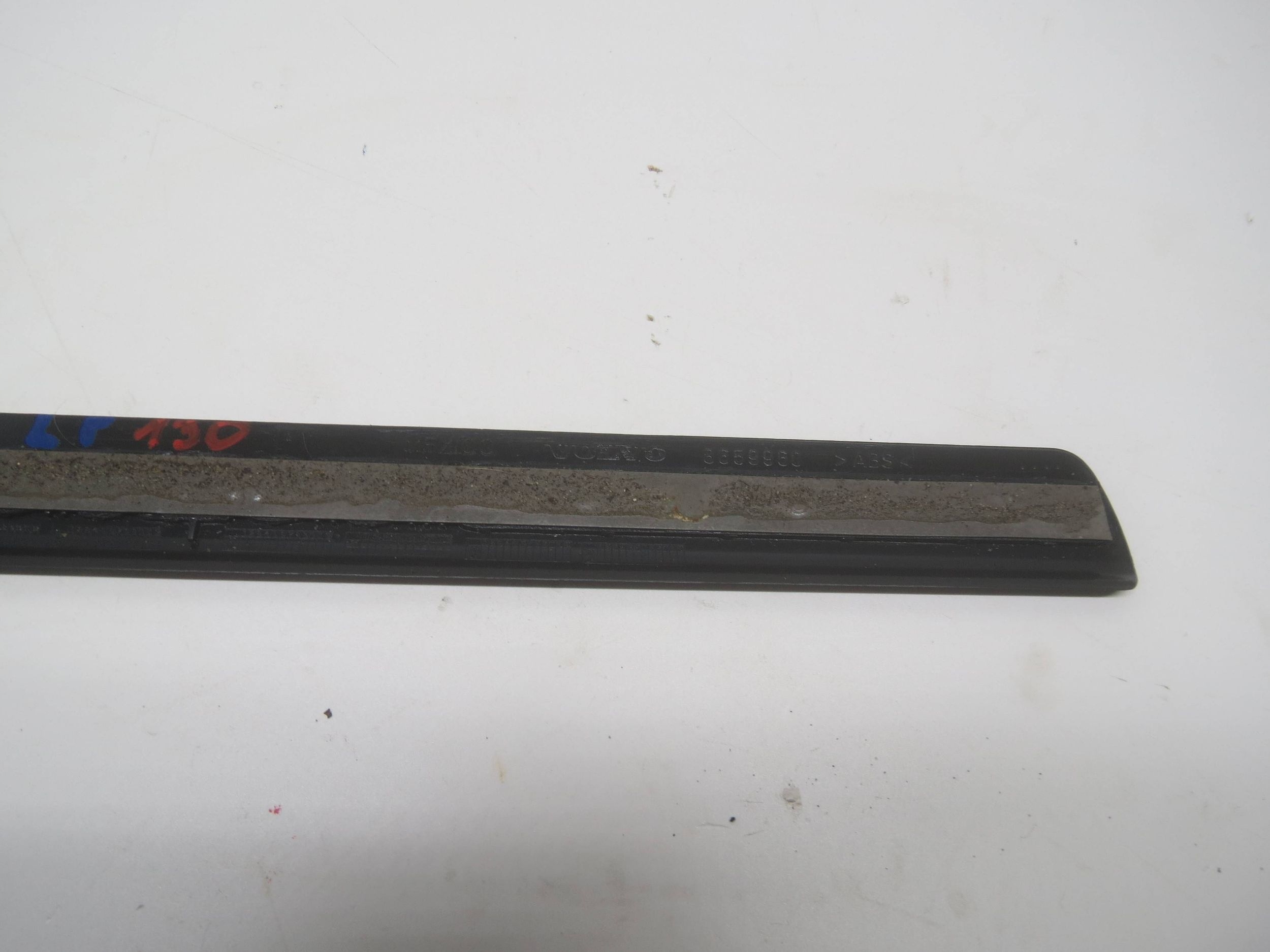 cap moulding threshold left front VOLVO V60 and S60 II 8659960 (2013-2018)R.