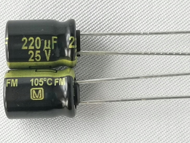 

220uF 50V Panasonic Fm low impedance za 1,40zł