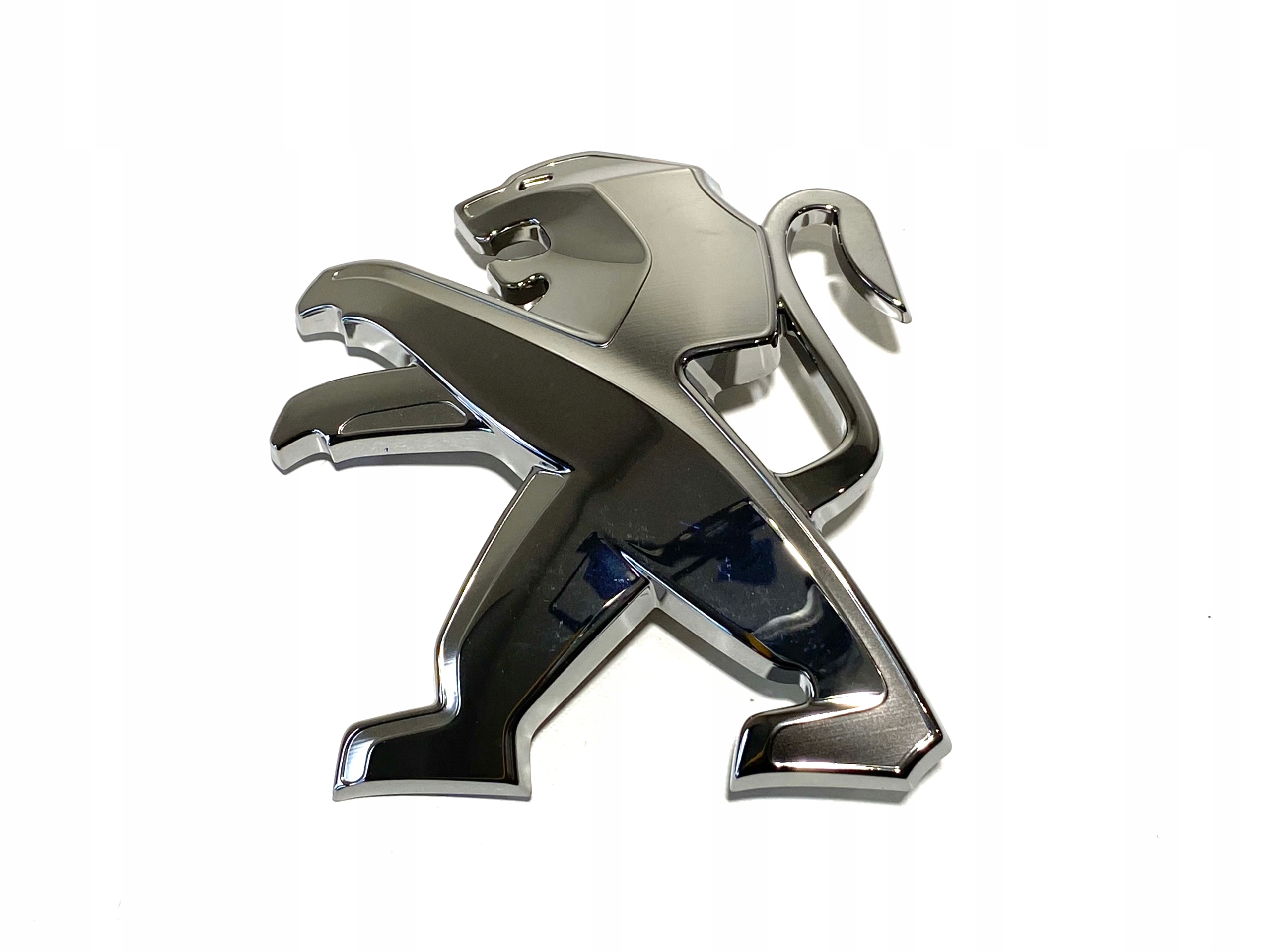 9808141380, 9808141377 - ЕМБЛЕМА КАПОТА PEUGEOT 508 SW 9808141380