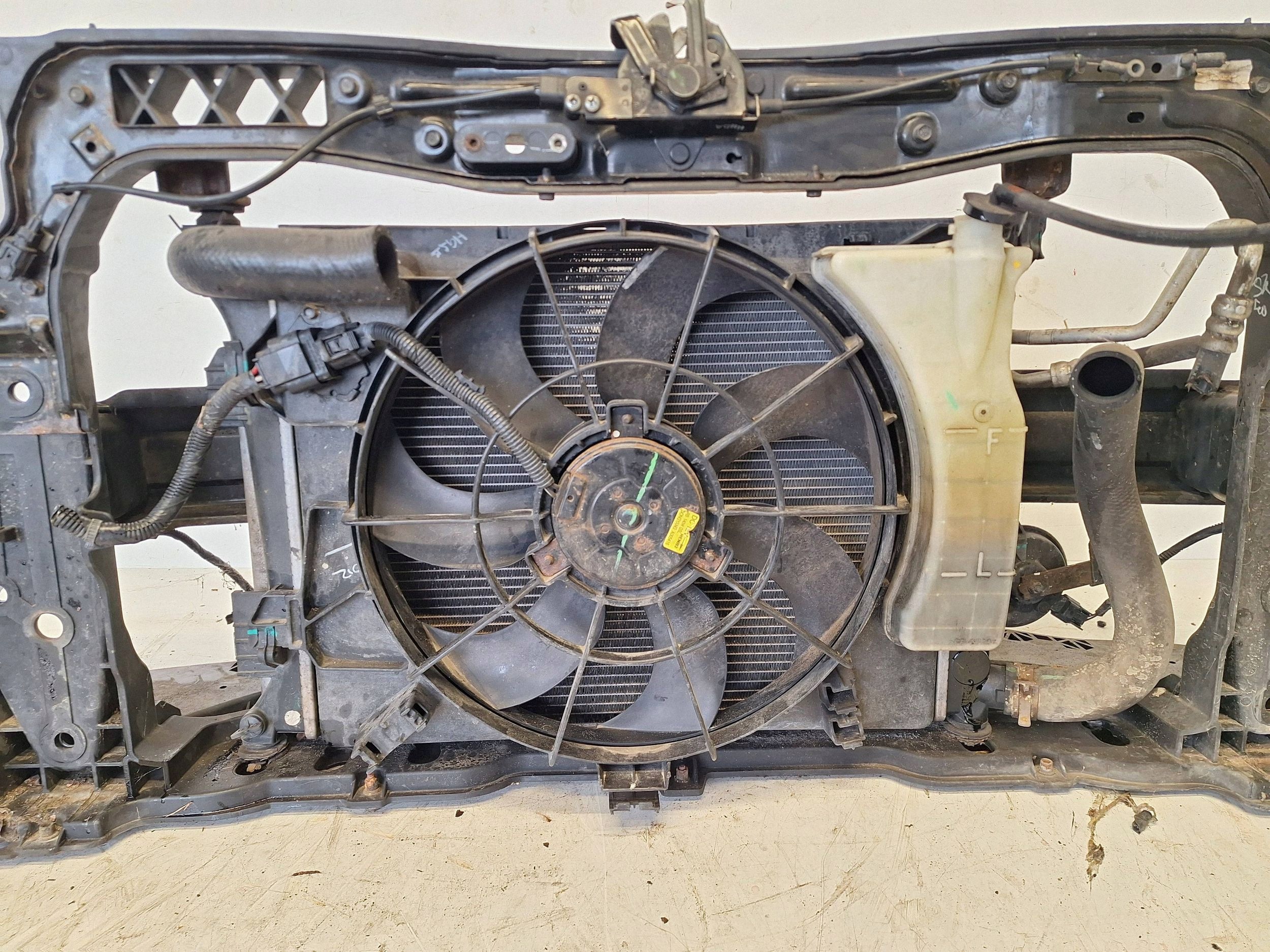 HYUNDAI I20 LIFT 12-15 support panel for radiators petrol - MANUAL