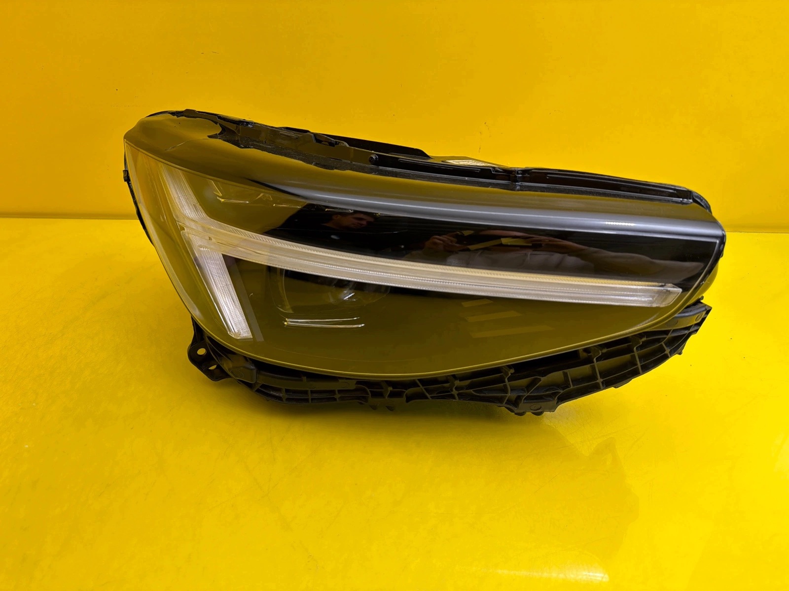light right front Volvo XC40 Lift Full Led 32140412 Option LED