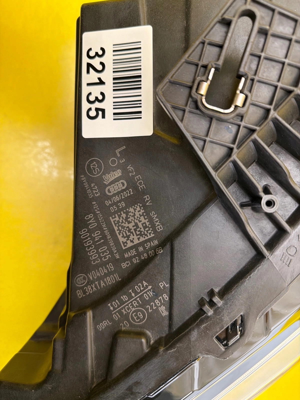 light left Audi A3 8Y Matrix Full Led 8Y0941035