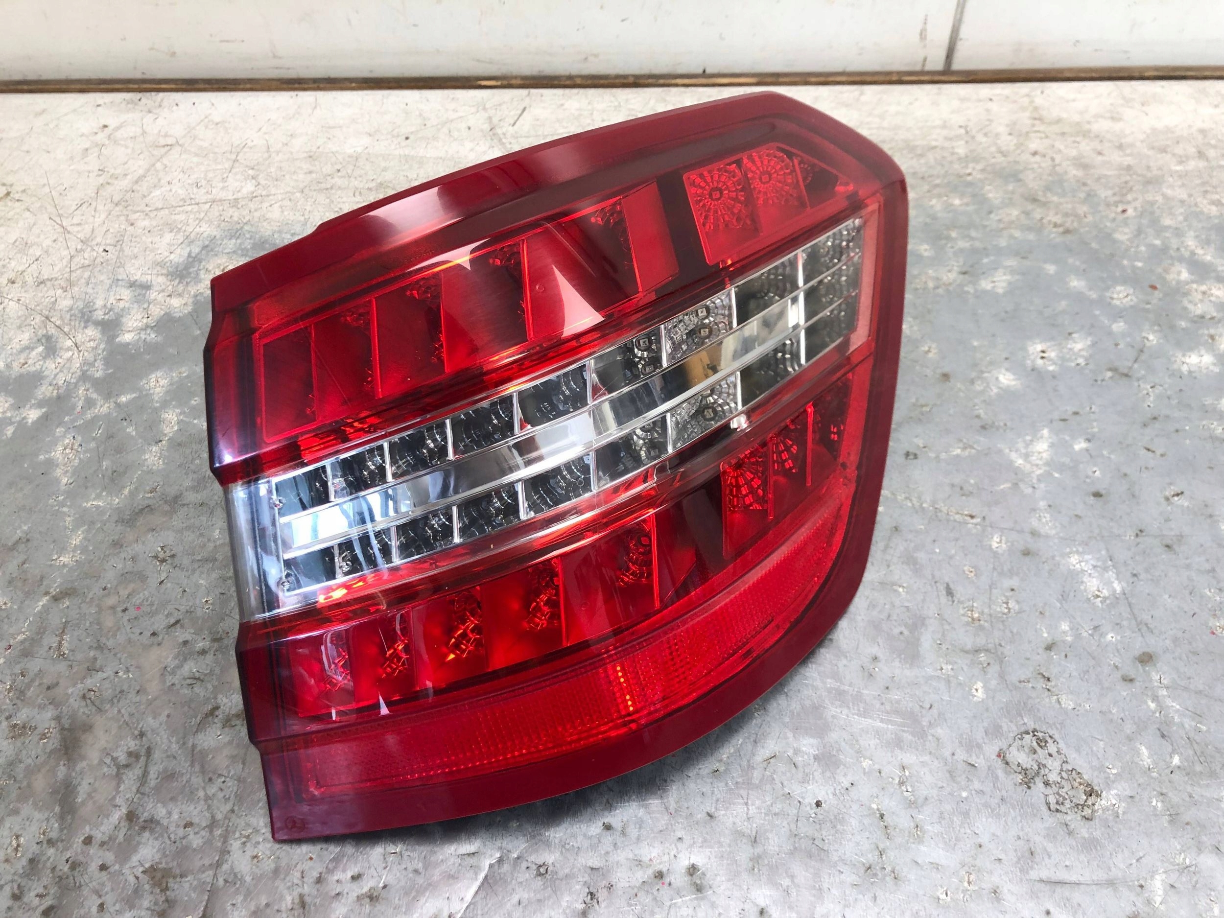 light right rear part LED MERCEDES W212 KOMBI AVANTGARDE