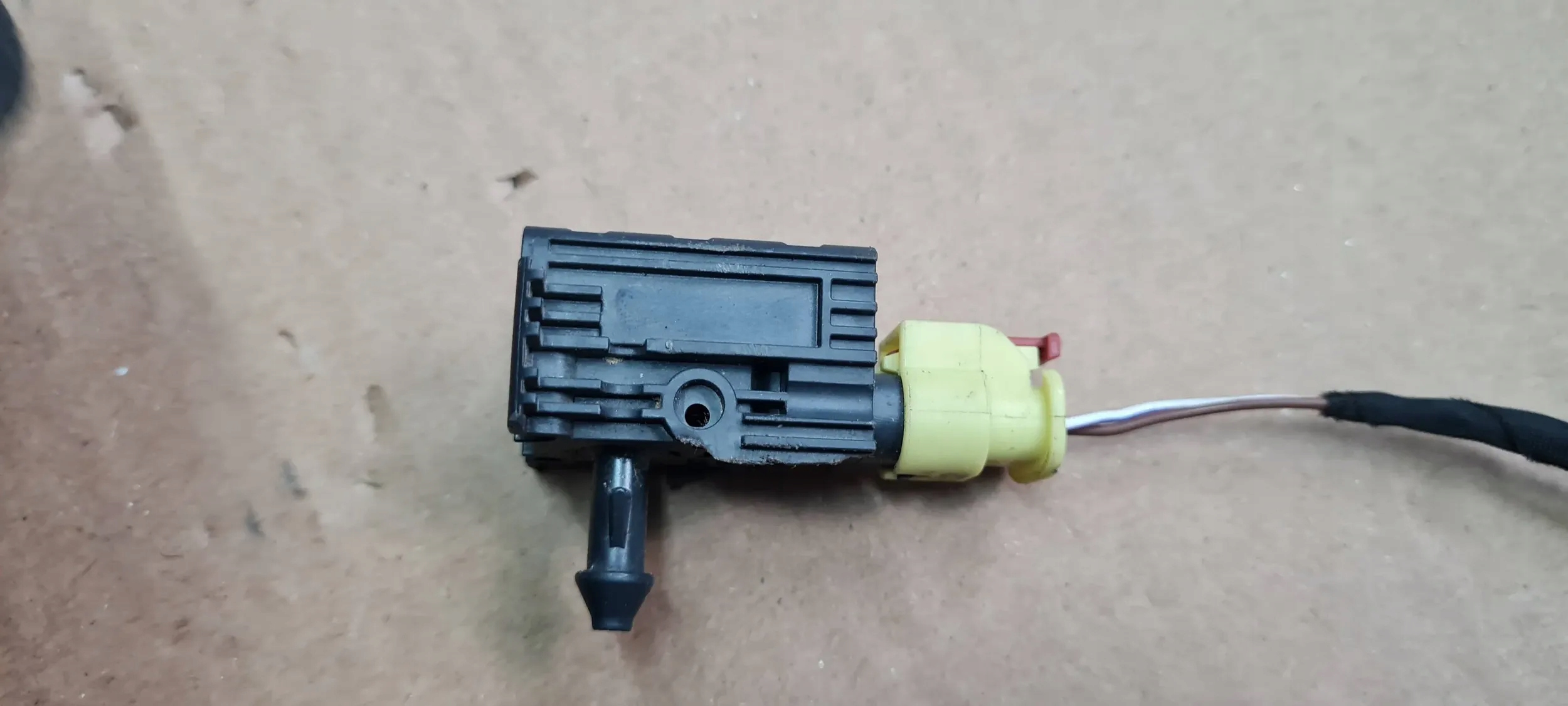 Q5 80A sensor OCHRONY PIESZYCH connecting spoiler KOSTKA 80A959121B