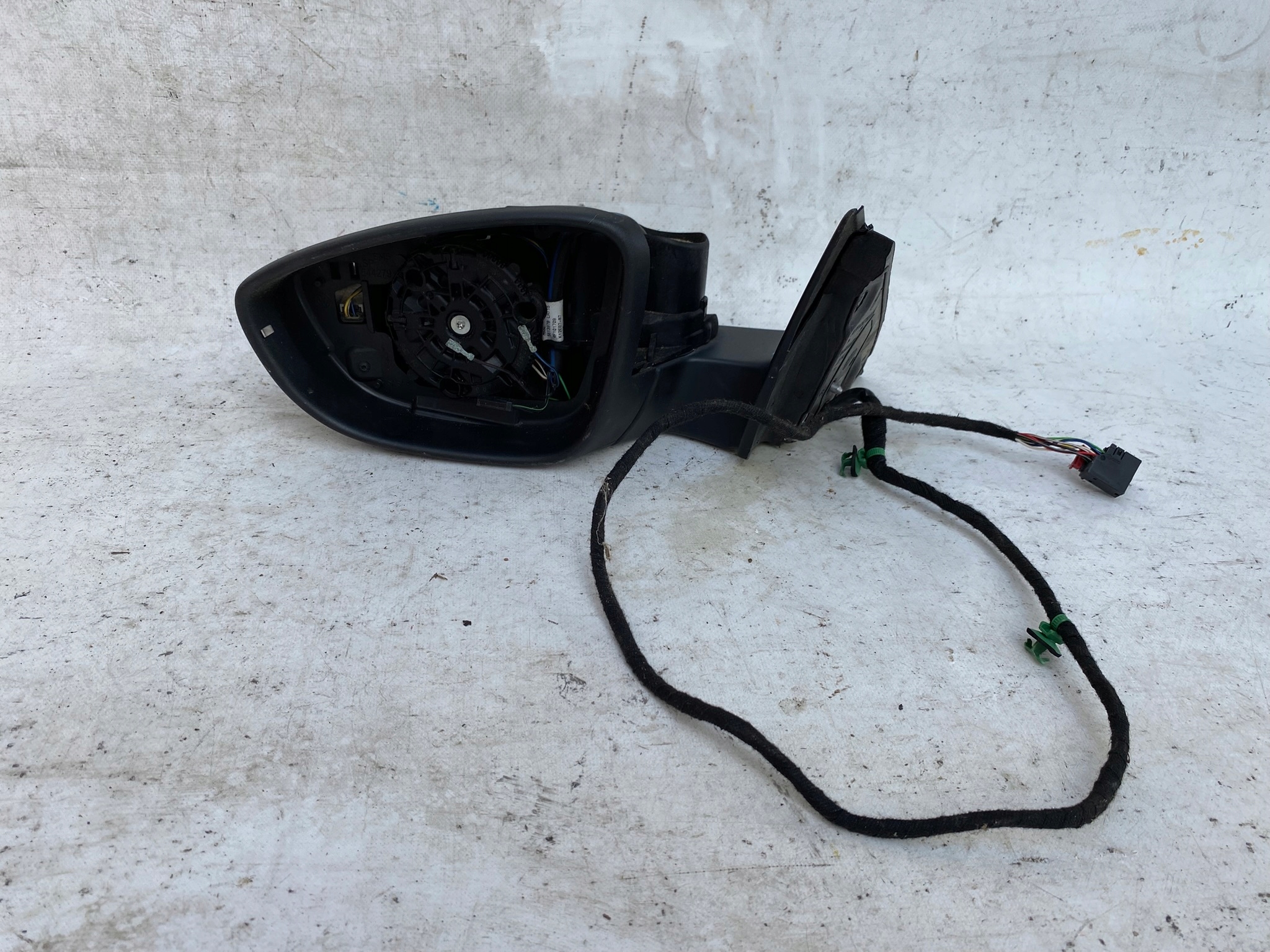 VW PASSAT B7 10- Spiegel links 9 PIN 3AB857501D