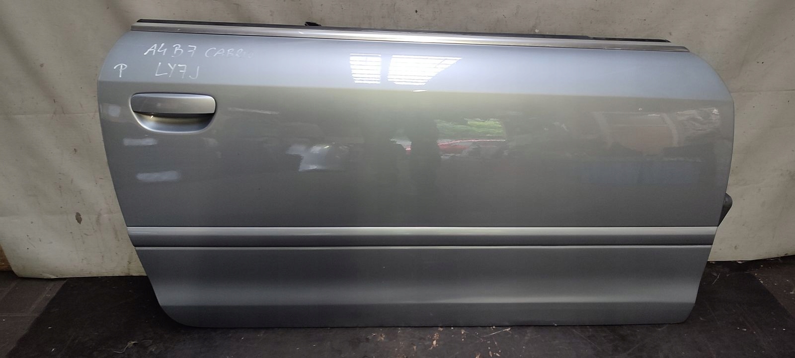 door front front right Audi A4 B7 Cabrio LY7J