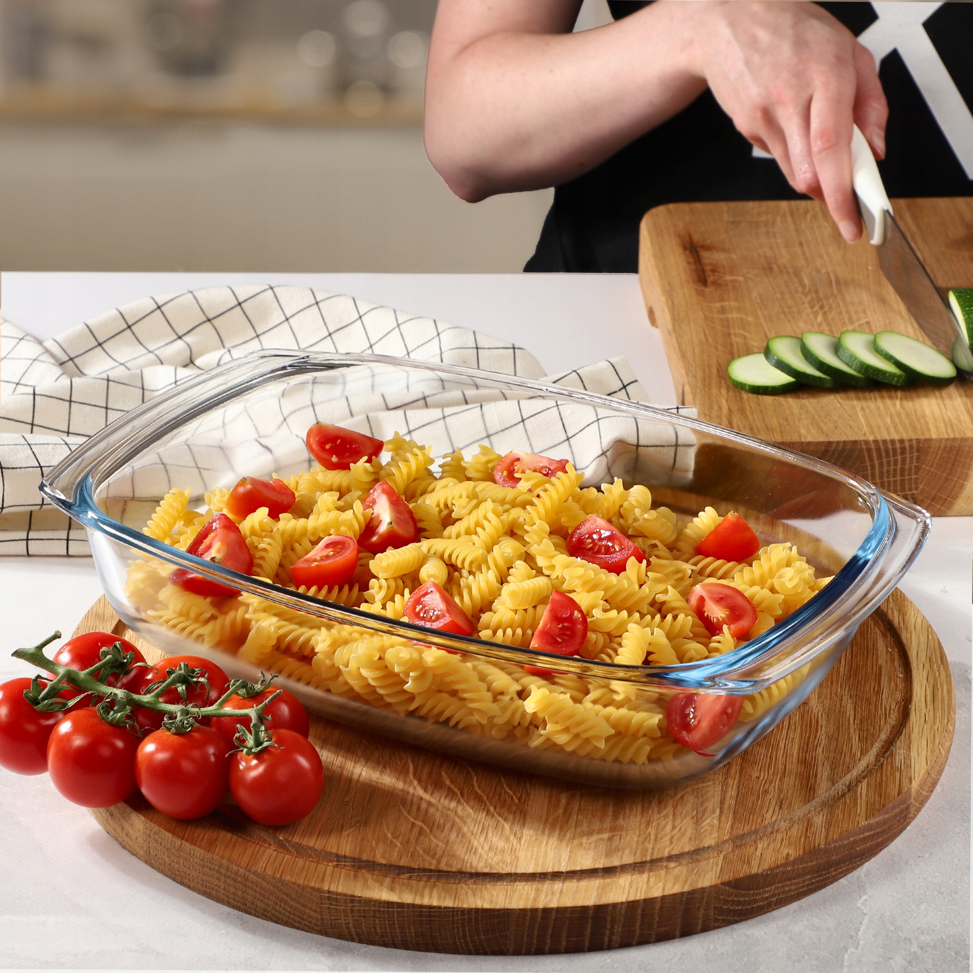 NACZYNIE ŻAROODPORNE Z POKRYWKĄ 4,1L SZKLANE Materiał szkło