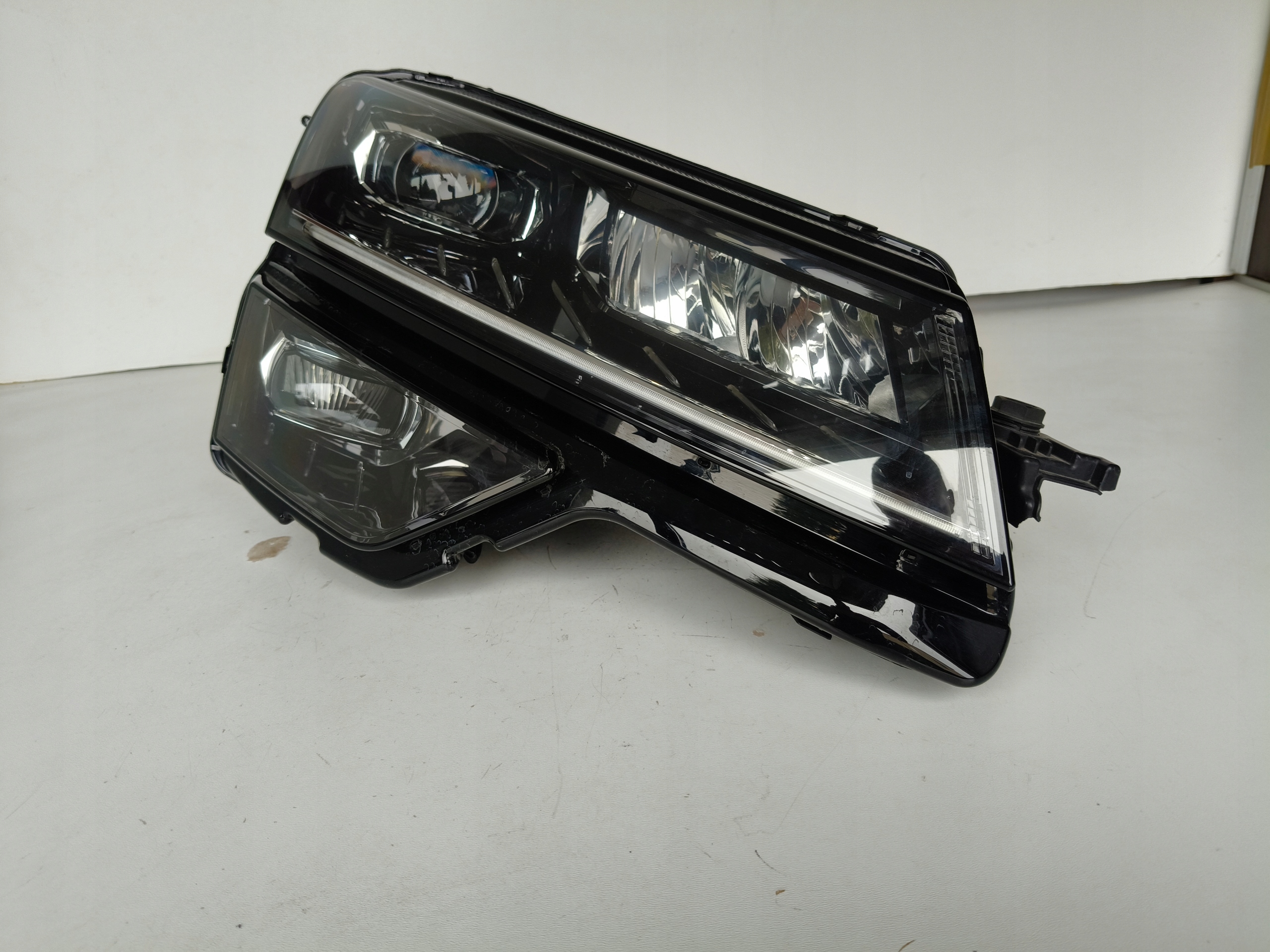 light right REFLEKTOR SKODA KAROQ 57A 17- FULL LED