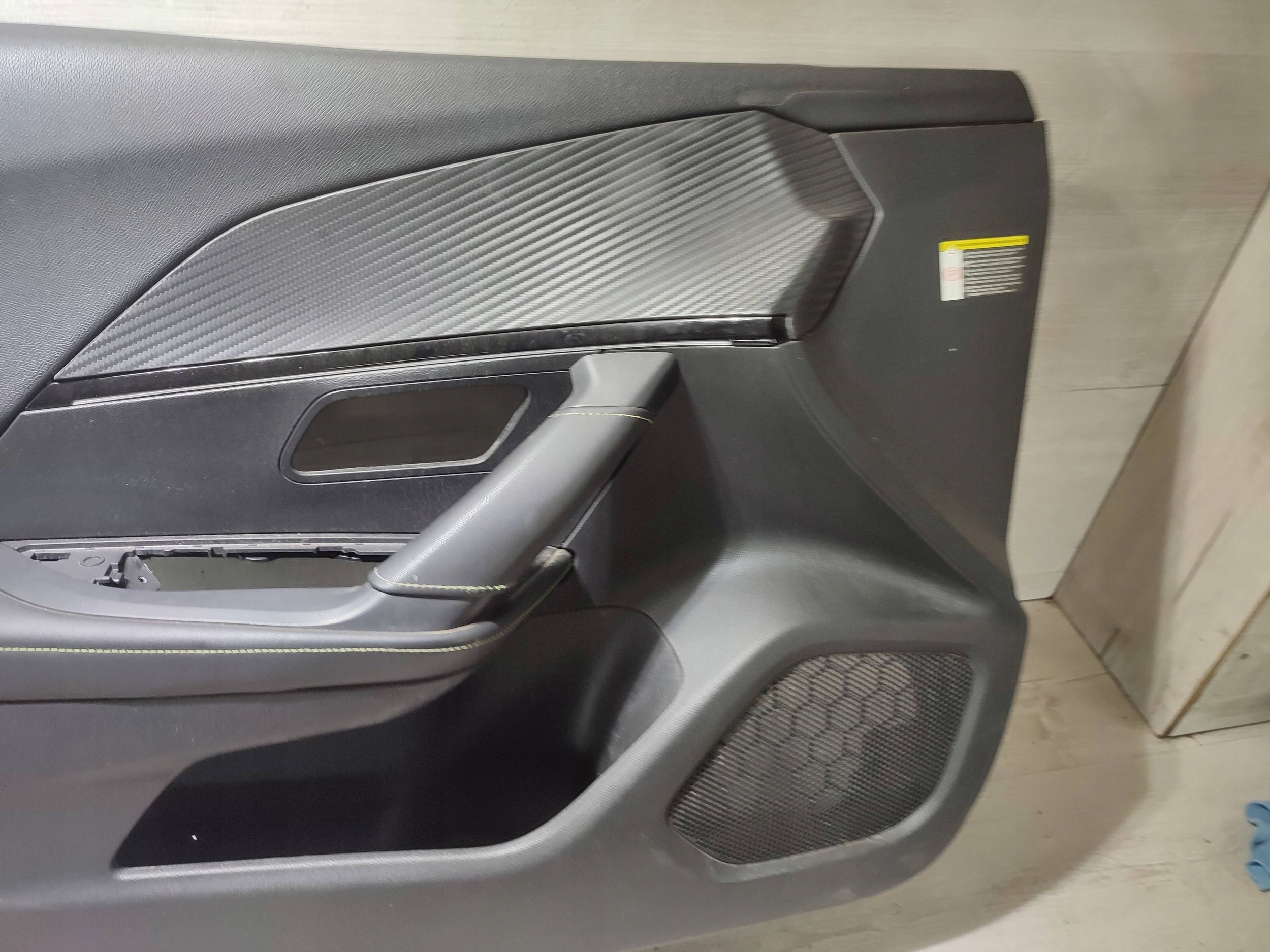 Peugeot 2008 II 2020 front left side / side door przednich