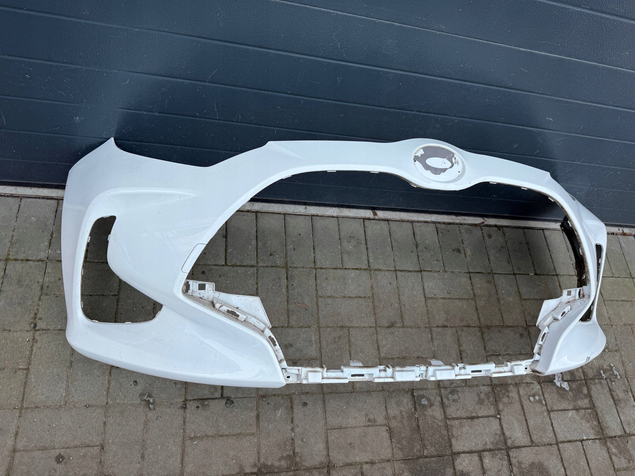 Toyota Yaris 4 IV 20- bumper front front