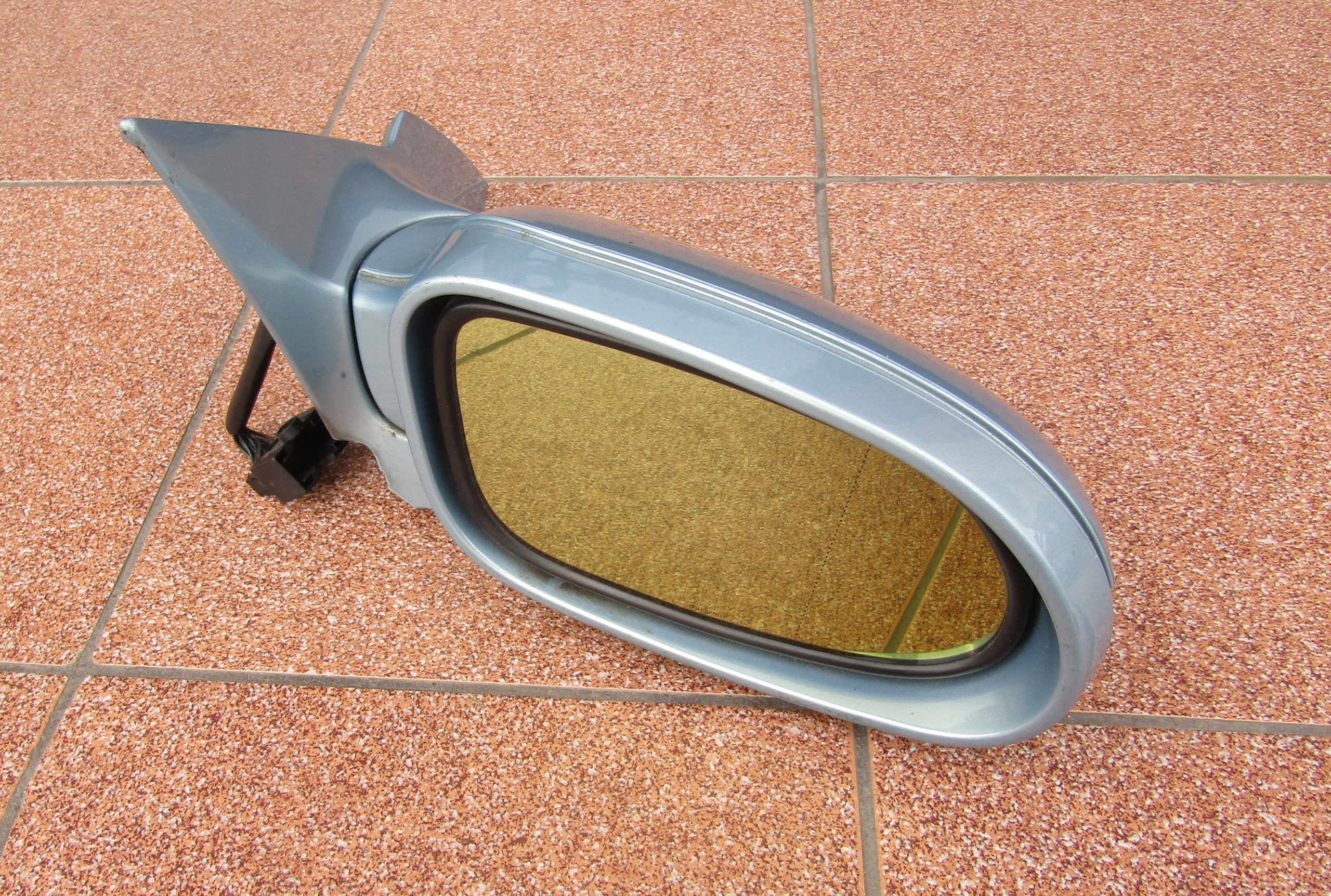 W209 CLK WKLAD LUSTERKA FOTOCHROM PRAWY 2308100221