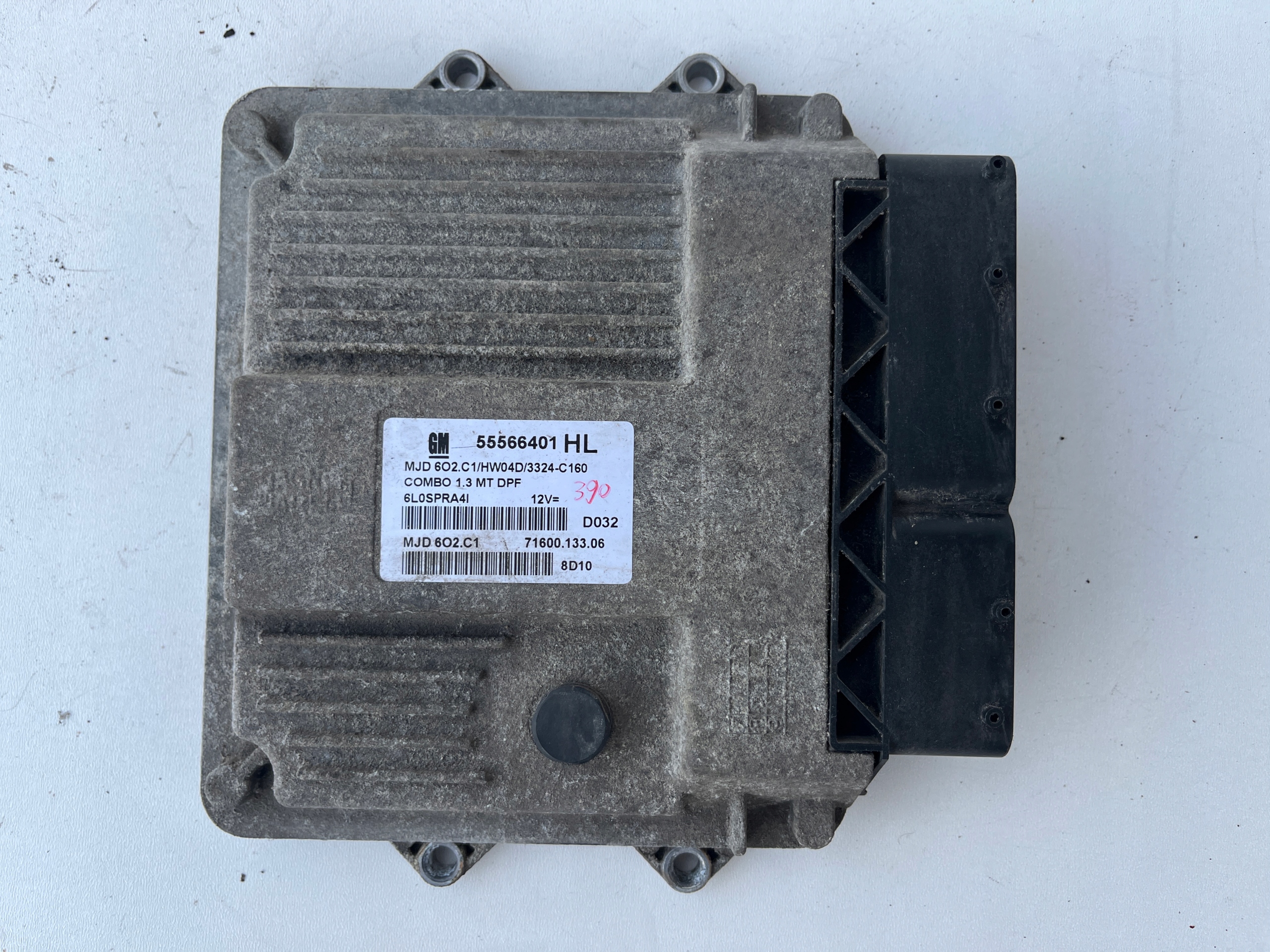 control unit of the engine ECU computer Opel COMBO C 1.3CDTI 55566401