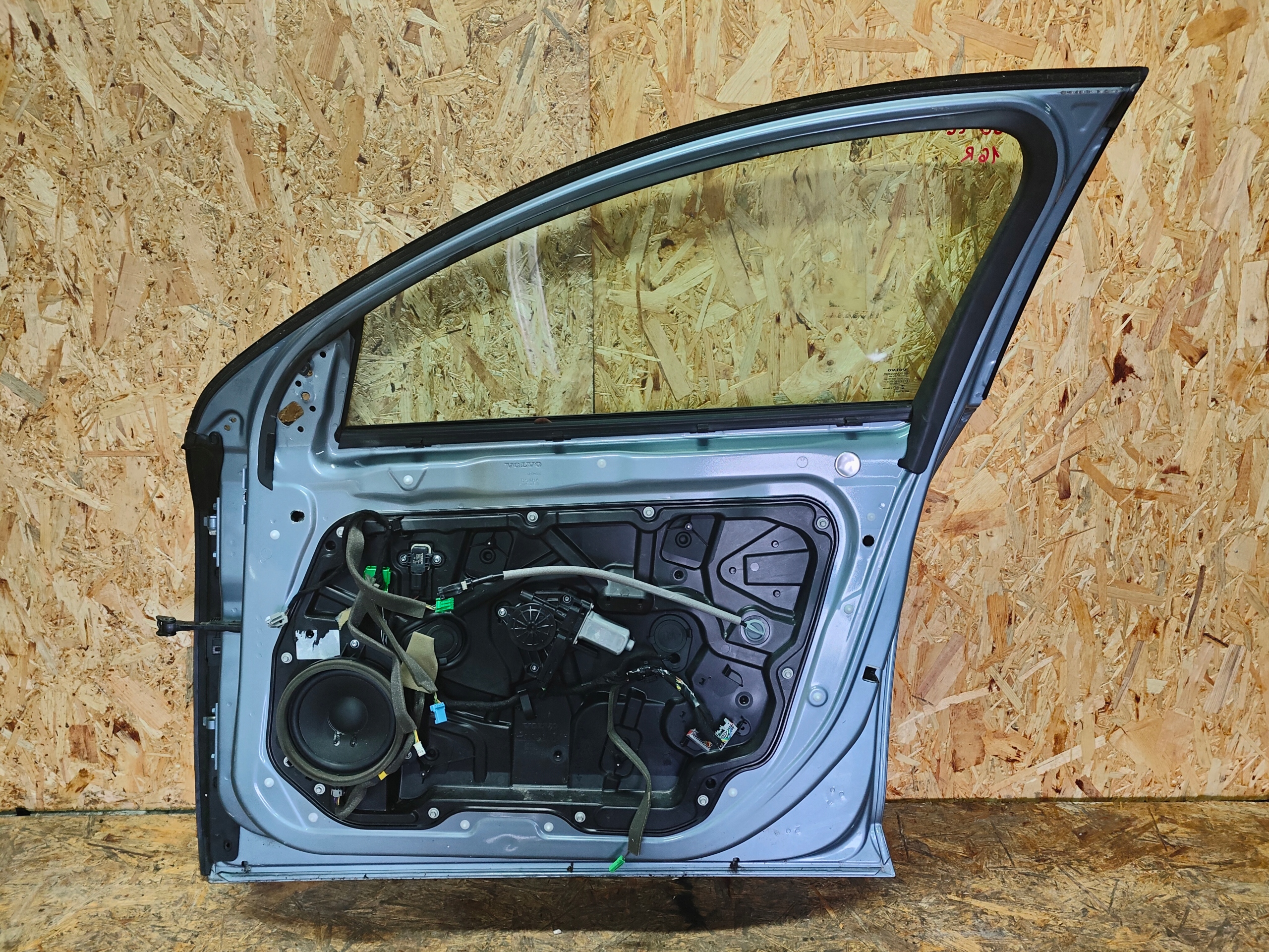 DRZWI PRAWE PRZEDNIE PRAWY PRZÓD VOLVO V60 CROSS COUNTRY Typ samochodu 4x4/SUV Samochody osobowe