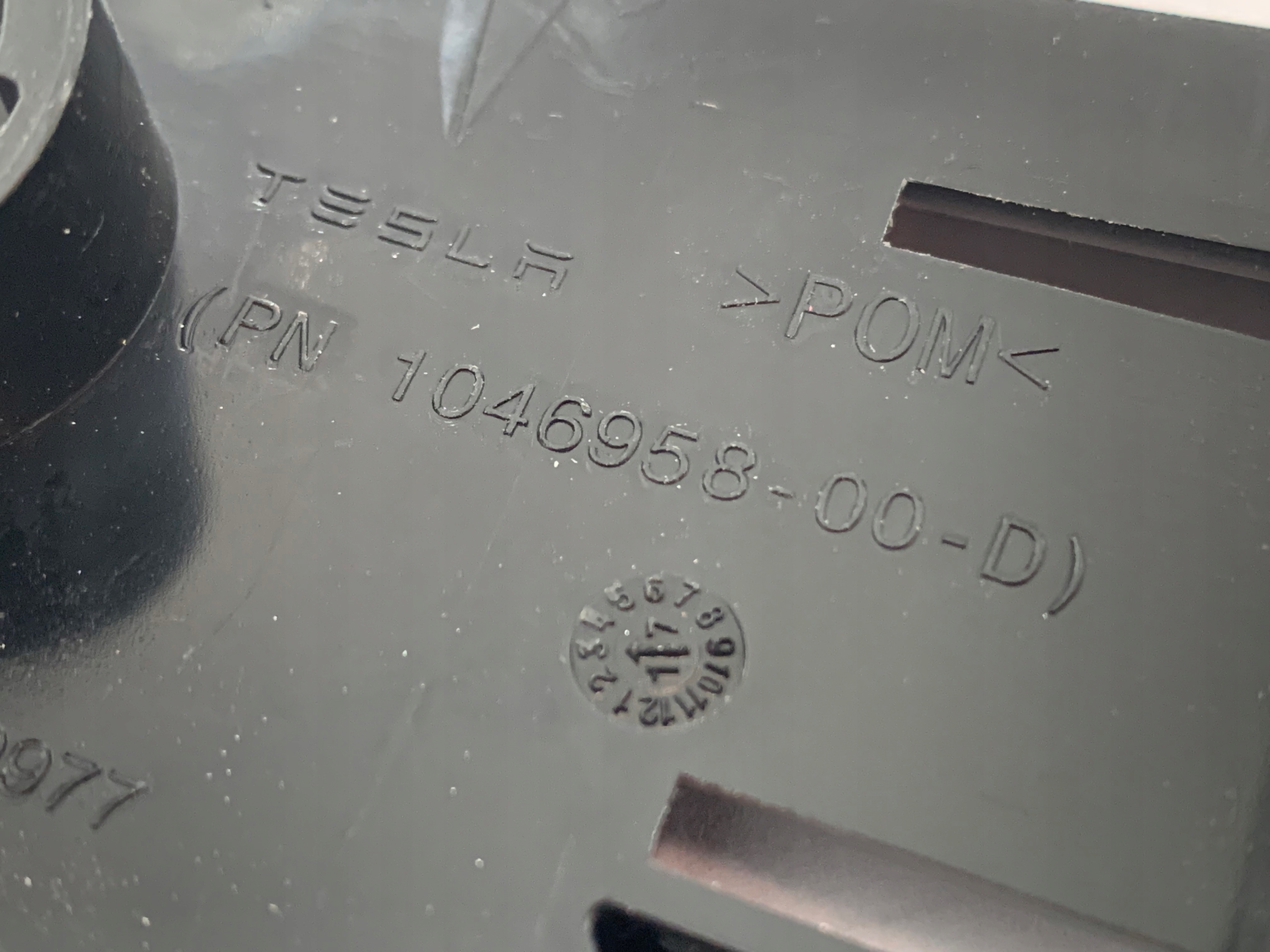 Tesla X SLIZG KOSC LAMPY LEWY 1046958 00 D NOWY Version European