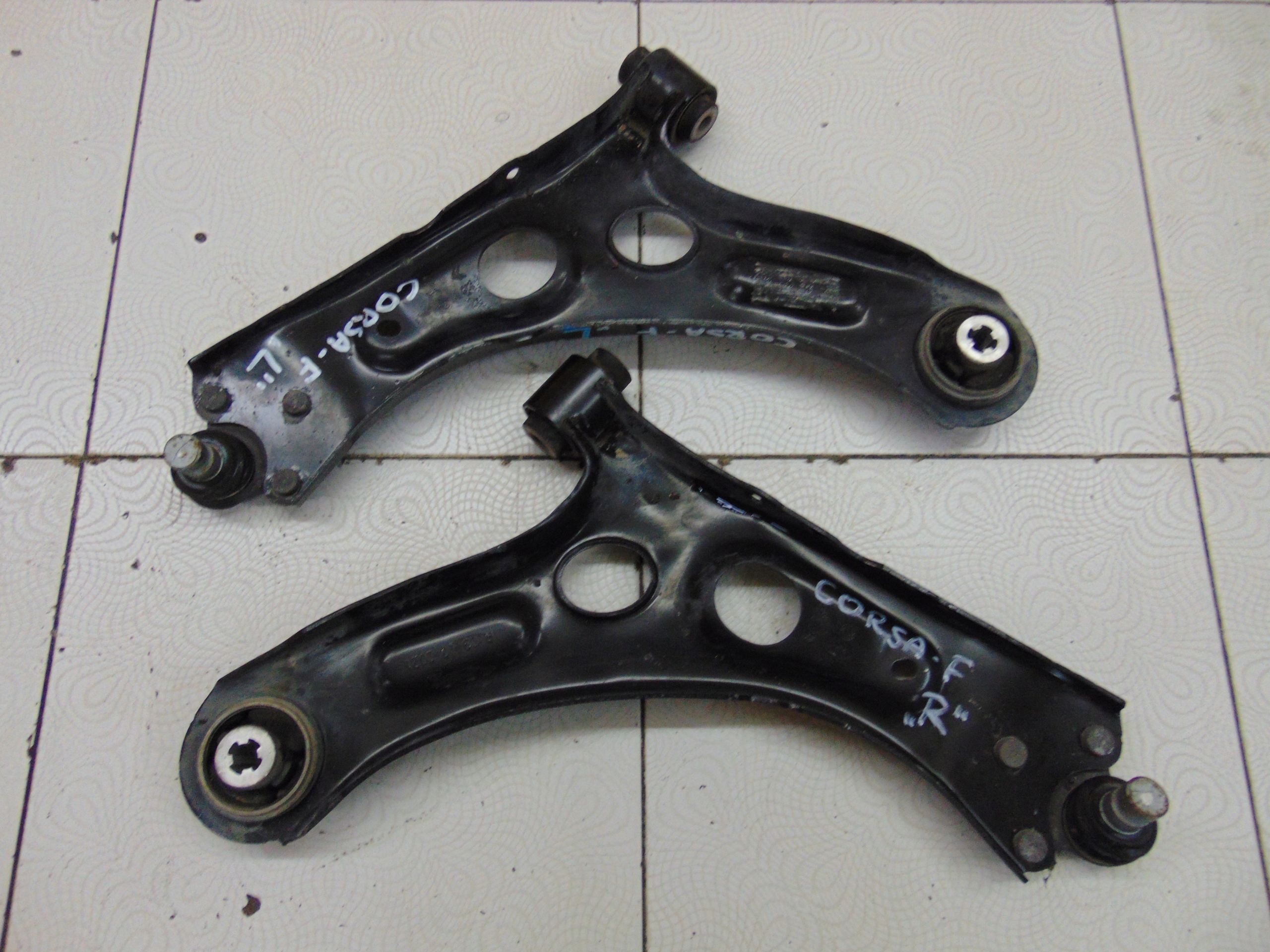 QUERLENKER LINKS RECHTS OPEL CORSA F