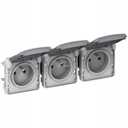 PLEXO55 Trojitá zásuvka 2P Z pro horizontální rámeček Šedá Legrand 069564