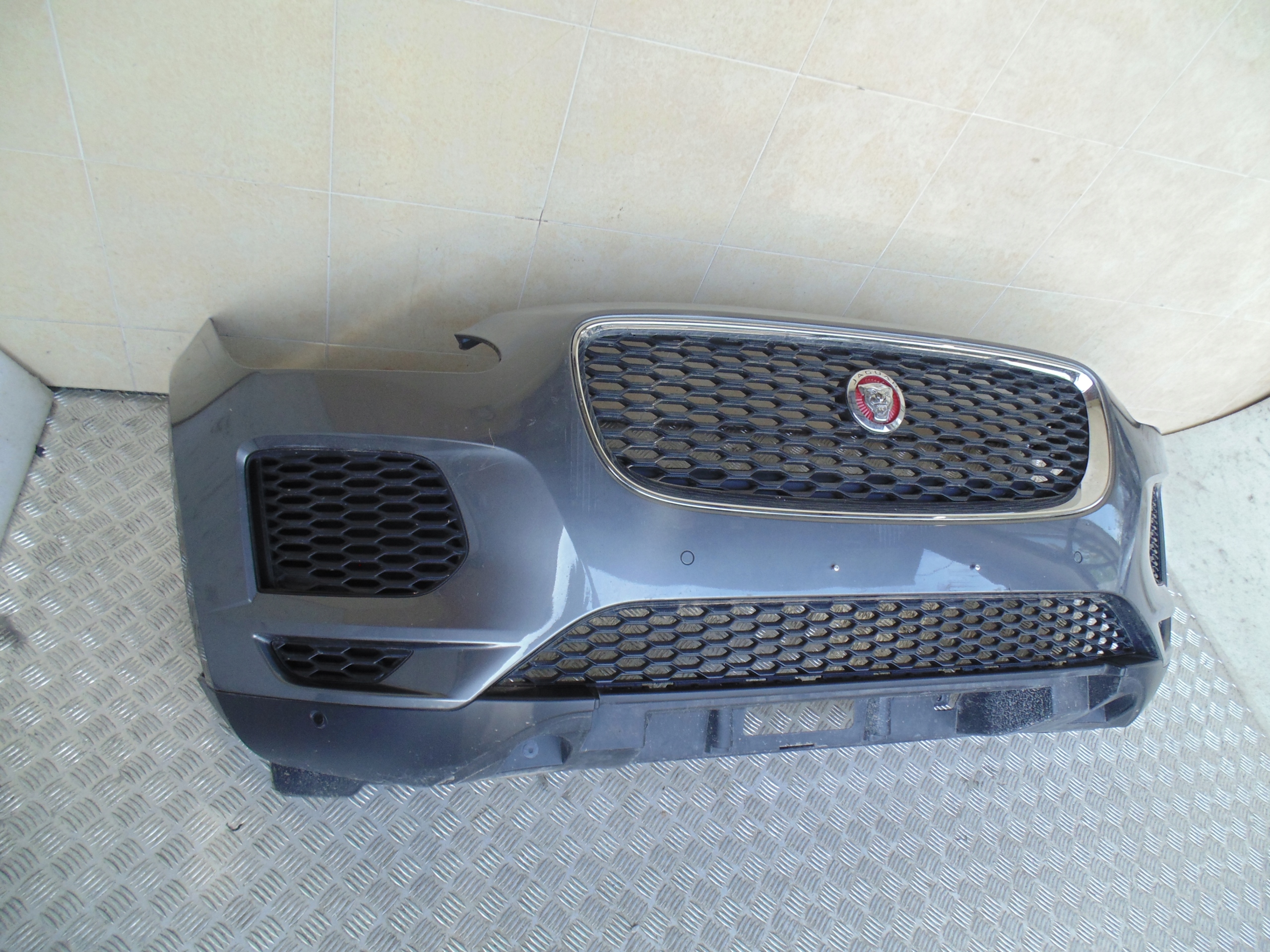 bumper complete front JAGUAR E-PACE 4 PDC