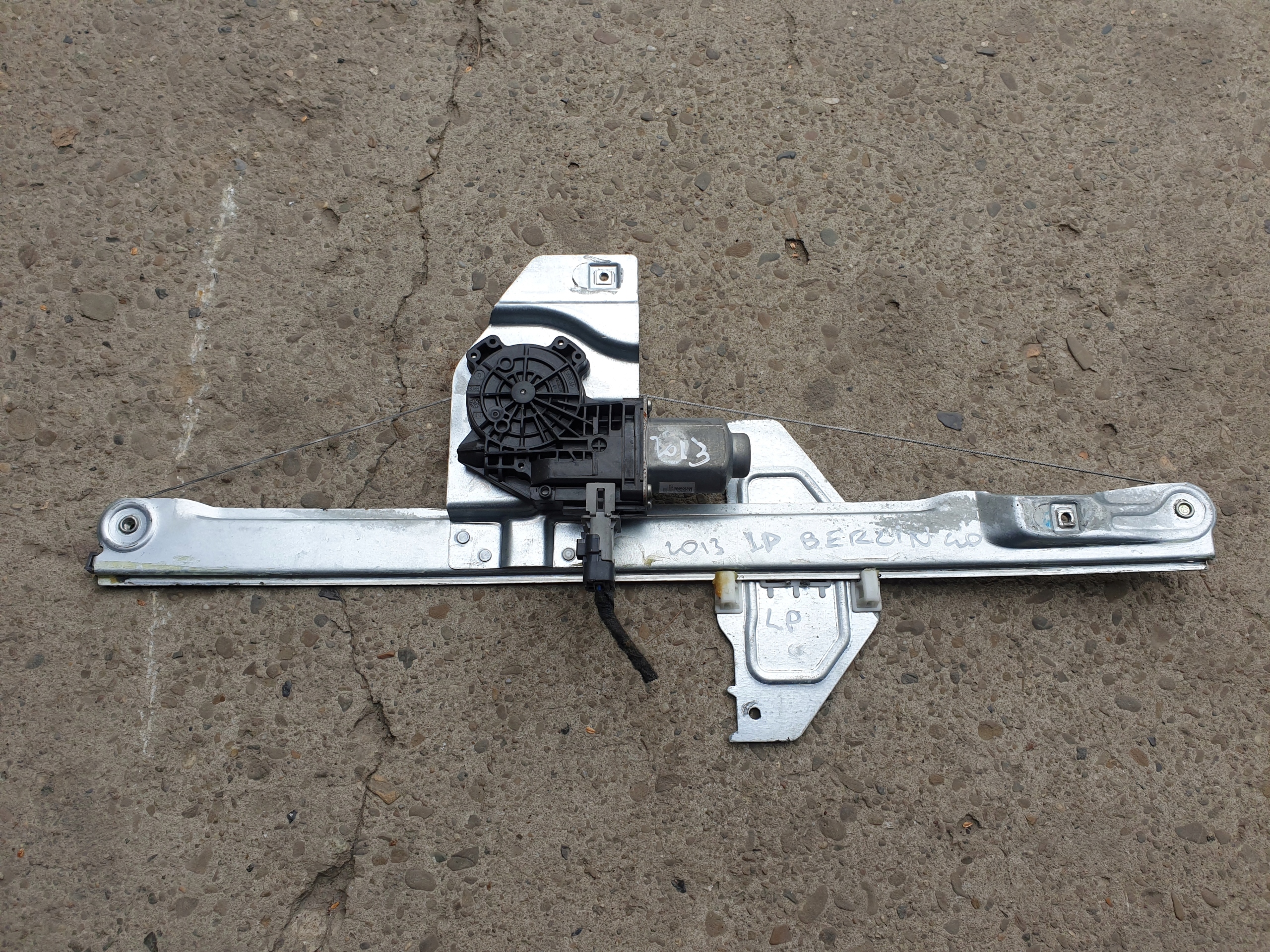 window regulator front left CITROEN BERLINGO PARTNER 2009- 9802389280