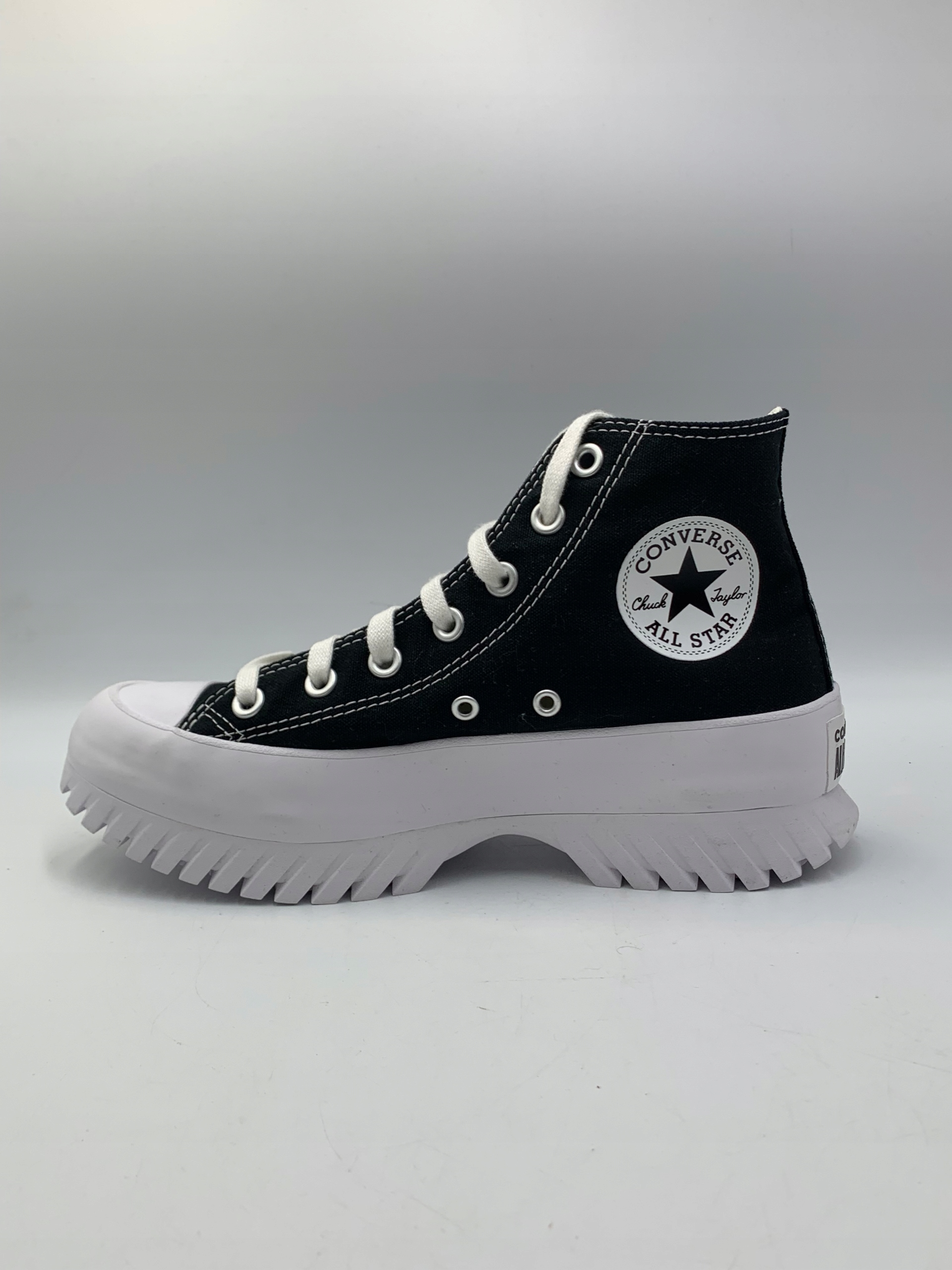 Converse Ctas Lugged 2.0 Hi A00870C tenisky boty velikost 37.5