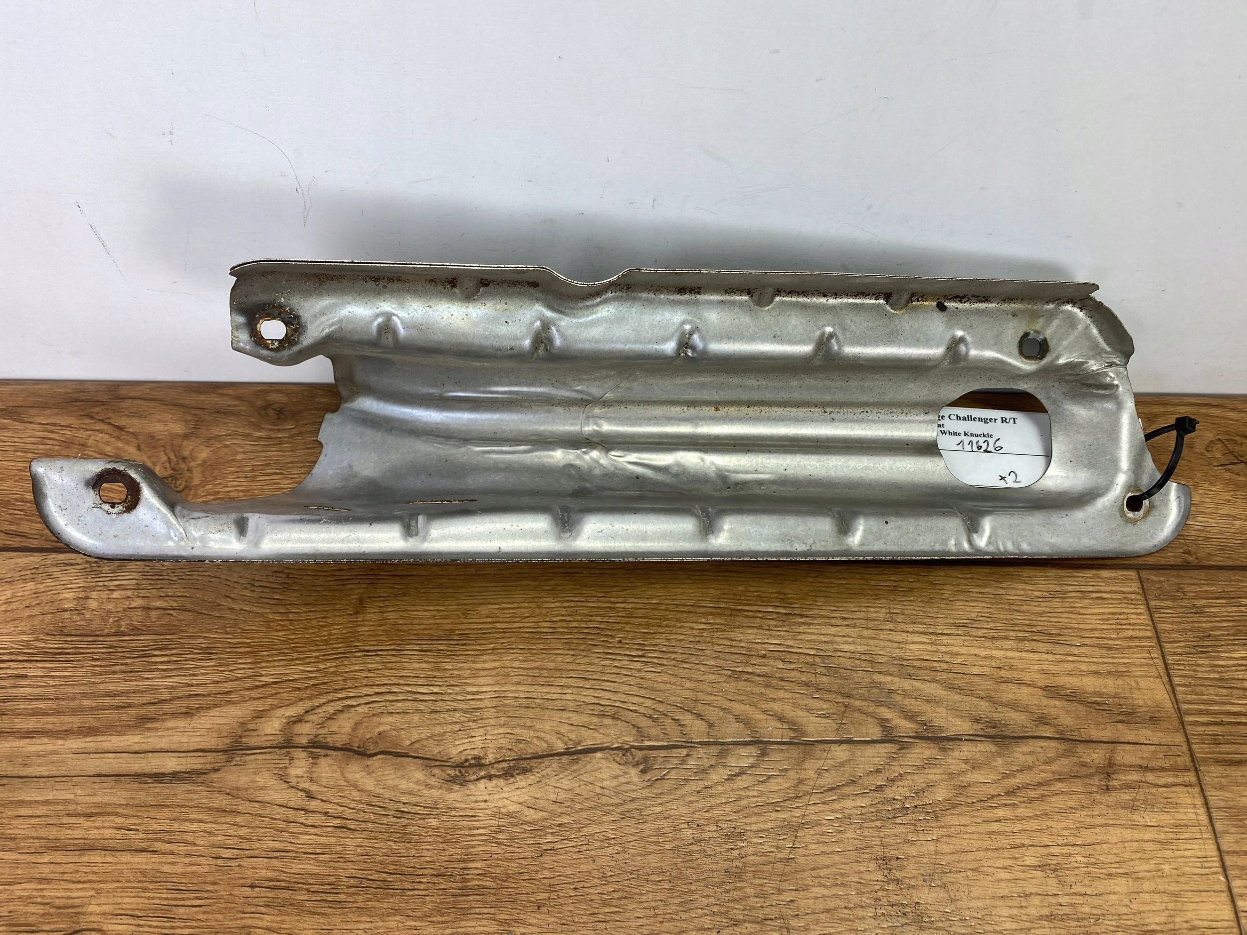 Blende Abdeckung termiczna des Abgaskrümmers 5.7 HEMI Dodge Challenger 2015+