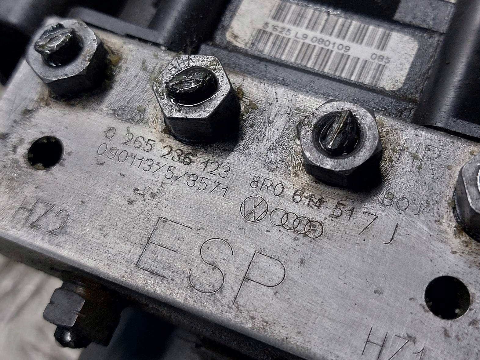 pump control unit ABS AUDI Q5 8R 8R0614517J 0265236123