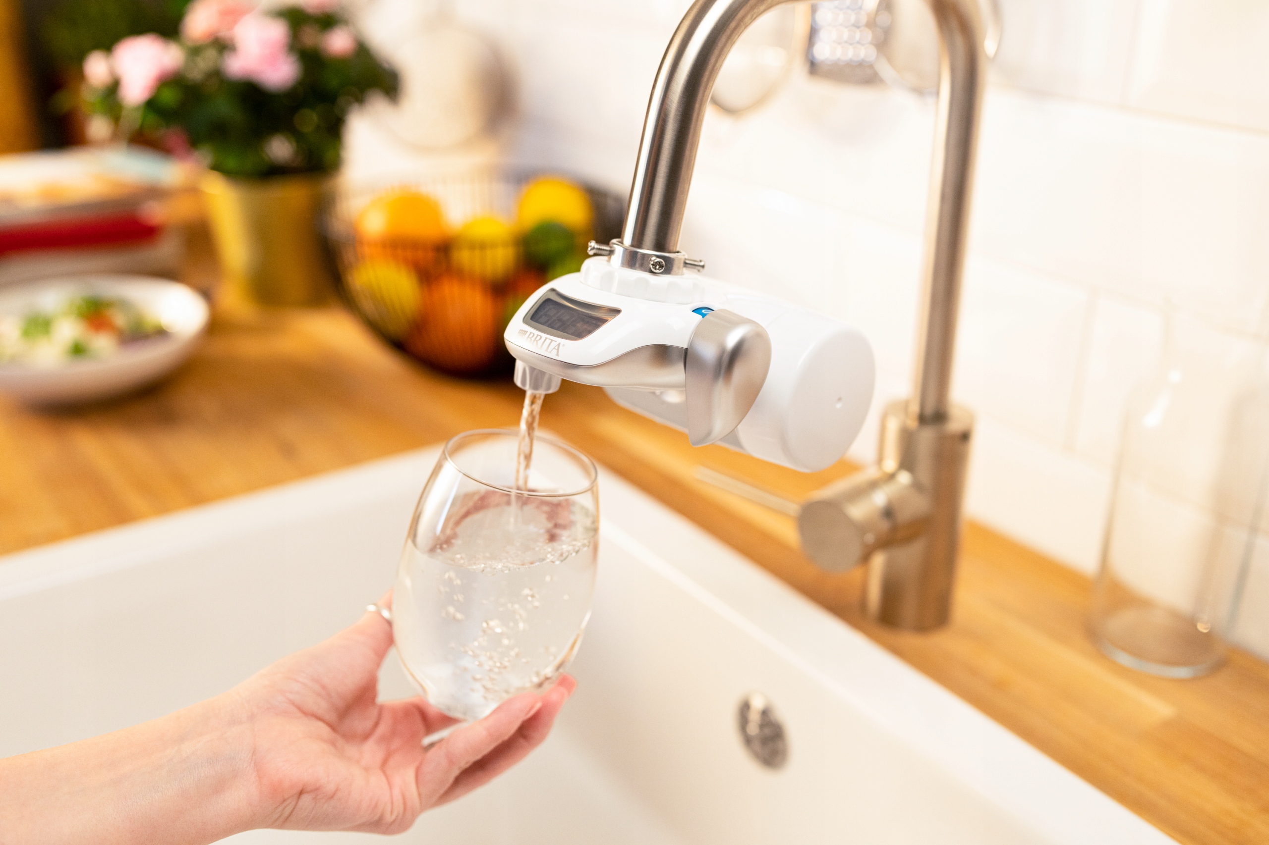 System filtracyjny nakranowy On Tap Brita Kolor dominujący biały