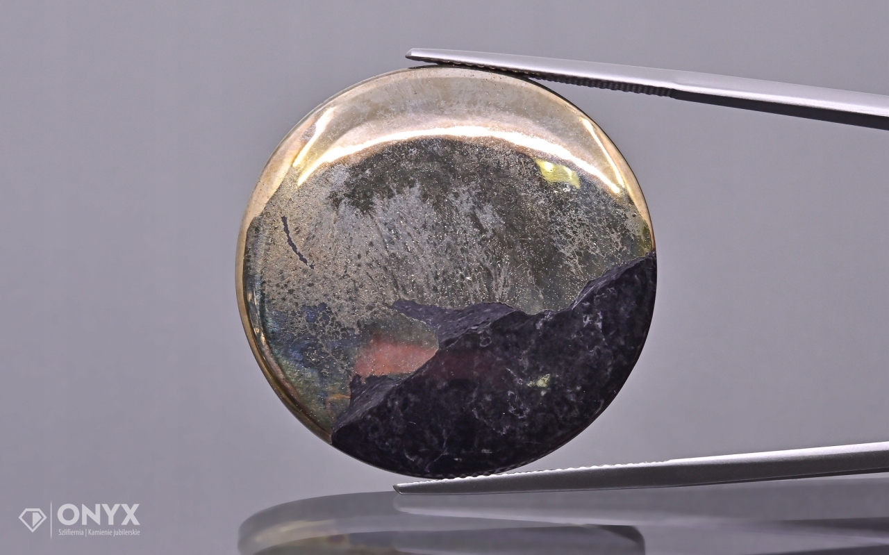 Pyrit kulatá destička o průměru 30,4 mm
