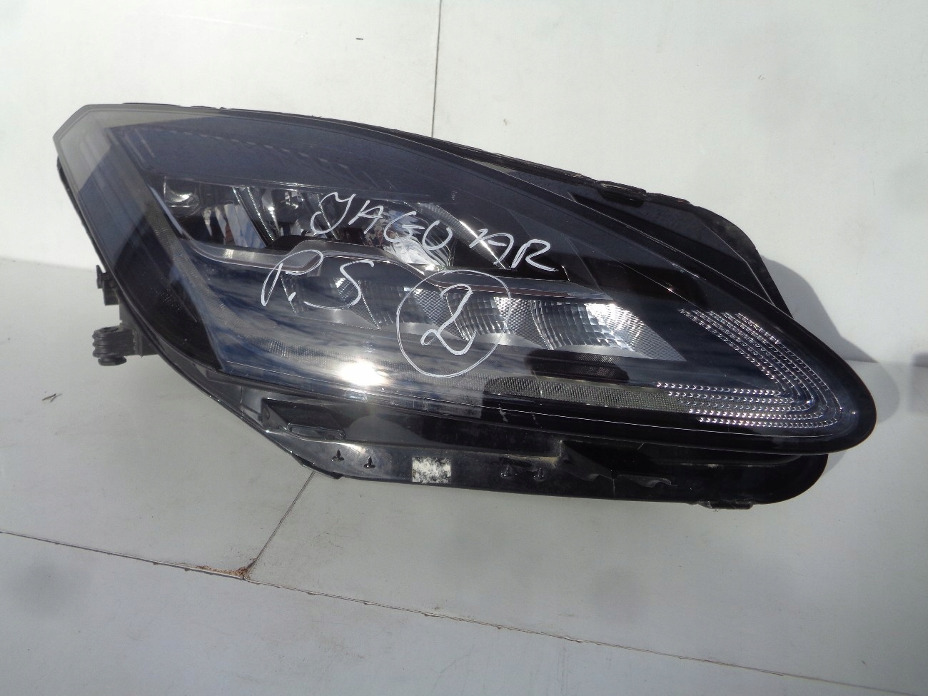 JAGUAR Е PACE X540 ФАРА ПОВНИЙ КОМПЛЕКТ LED J9c3-13w029-DC